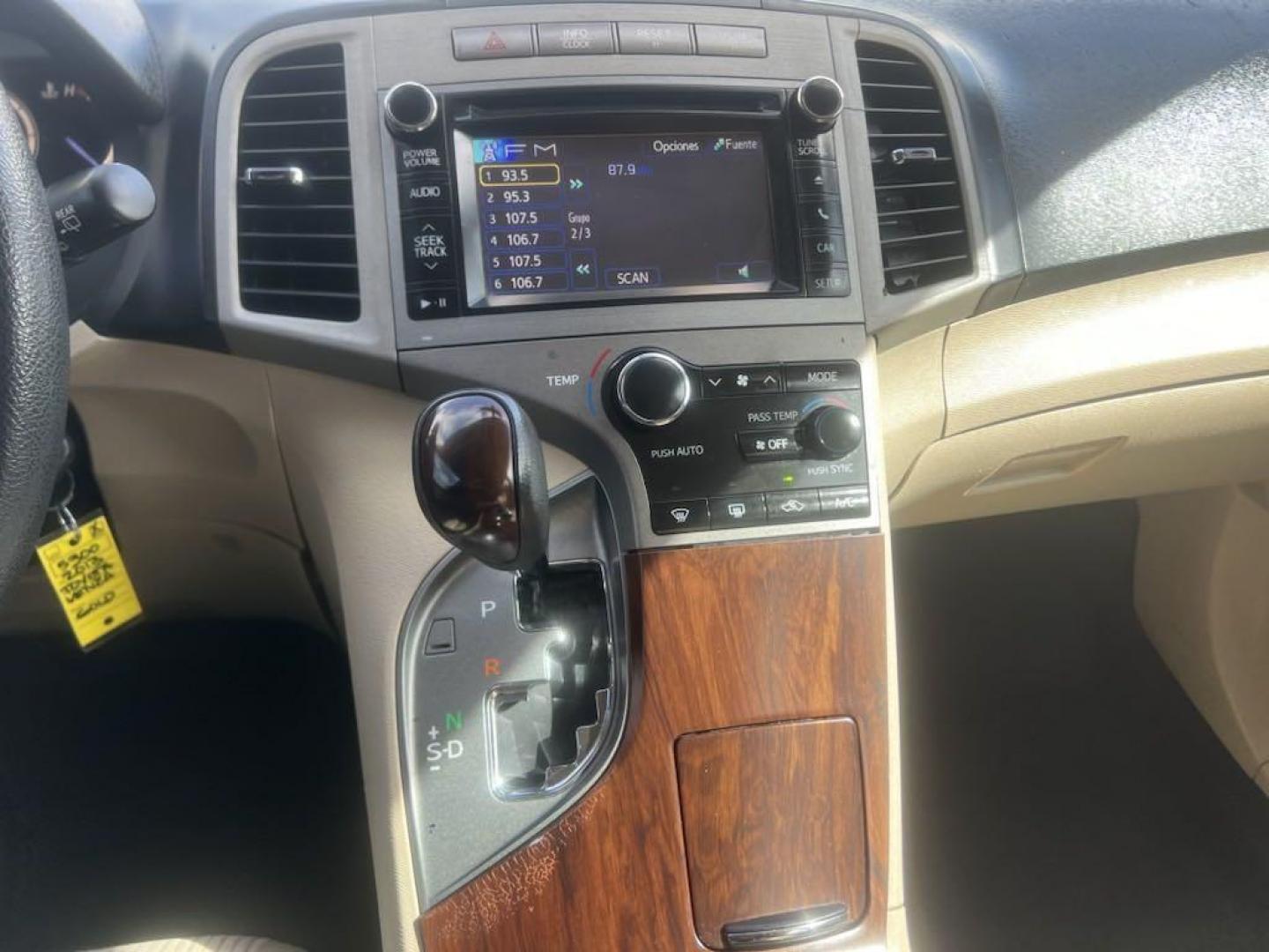 2013 Golden Umber Mica /Ivory Toyota Venza XLE (4T3ZK3BB8DU) with an 3.5L V6 SMPI DOHC engine, Automatic transmission, located at 27610 S Dixie Hwy, Homestead, FL, 33032, (305) 749-2348, 25.510241, -80.438301 - Photo#9