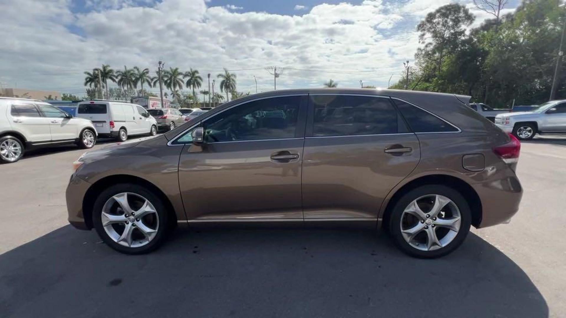 2013 Golden Umber Mica /Ivory Toyota Venza XLE (4T3ZK3BB8DU) with an 3.5L V6 SMPI DOHC engine, Automatic transmission, located at 27610 S Dixie Hwy, Homestead, FL, 33032, (305) 749-2348, 25.510241, -80.438301 - Photo#1
