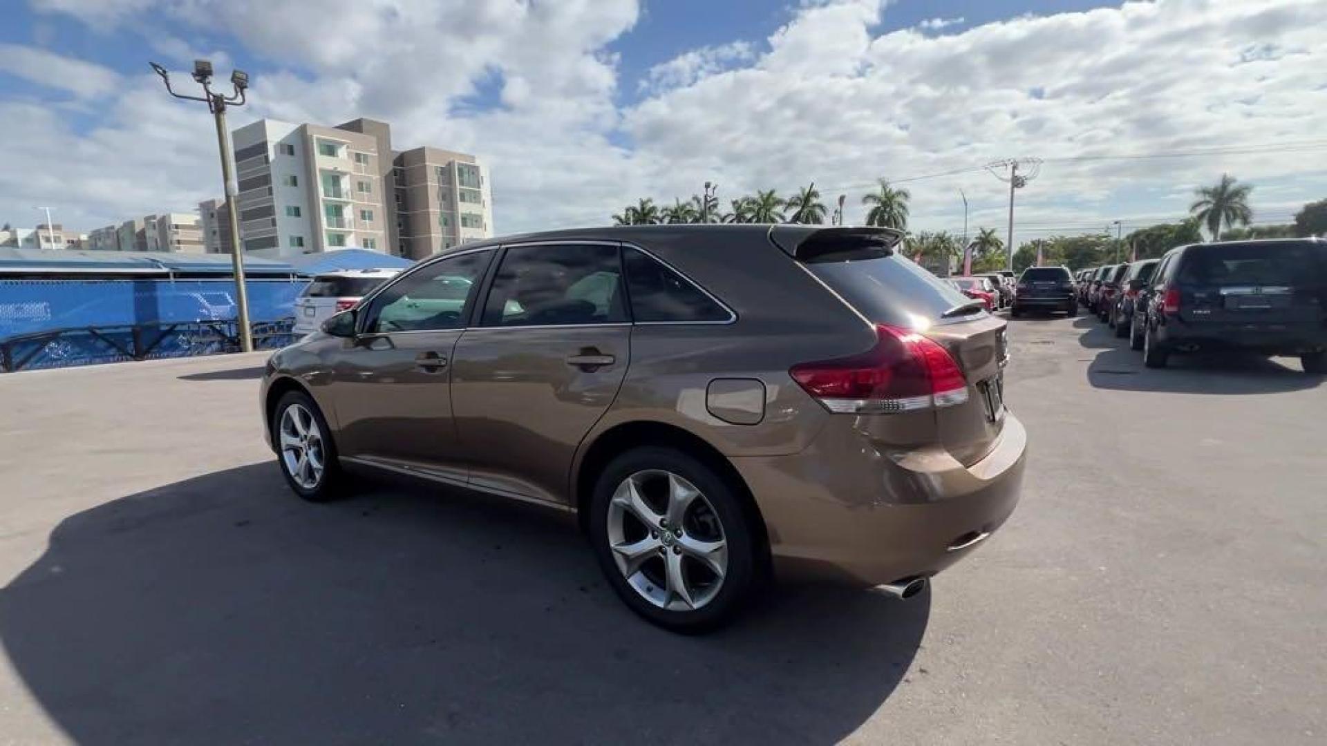 2013 Golden Umber Mica /Ivory Toyota Venza XLE (4T3ZK3BB8DU) with an 3.5L V6 SMPI DOHC engine, Automatic transmission, located at 27610 S Dixie Hwy, Homestead, FL, 33032, (305) 749-2348, 25.510241, -80.438301 - Photo#2