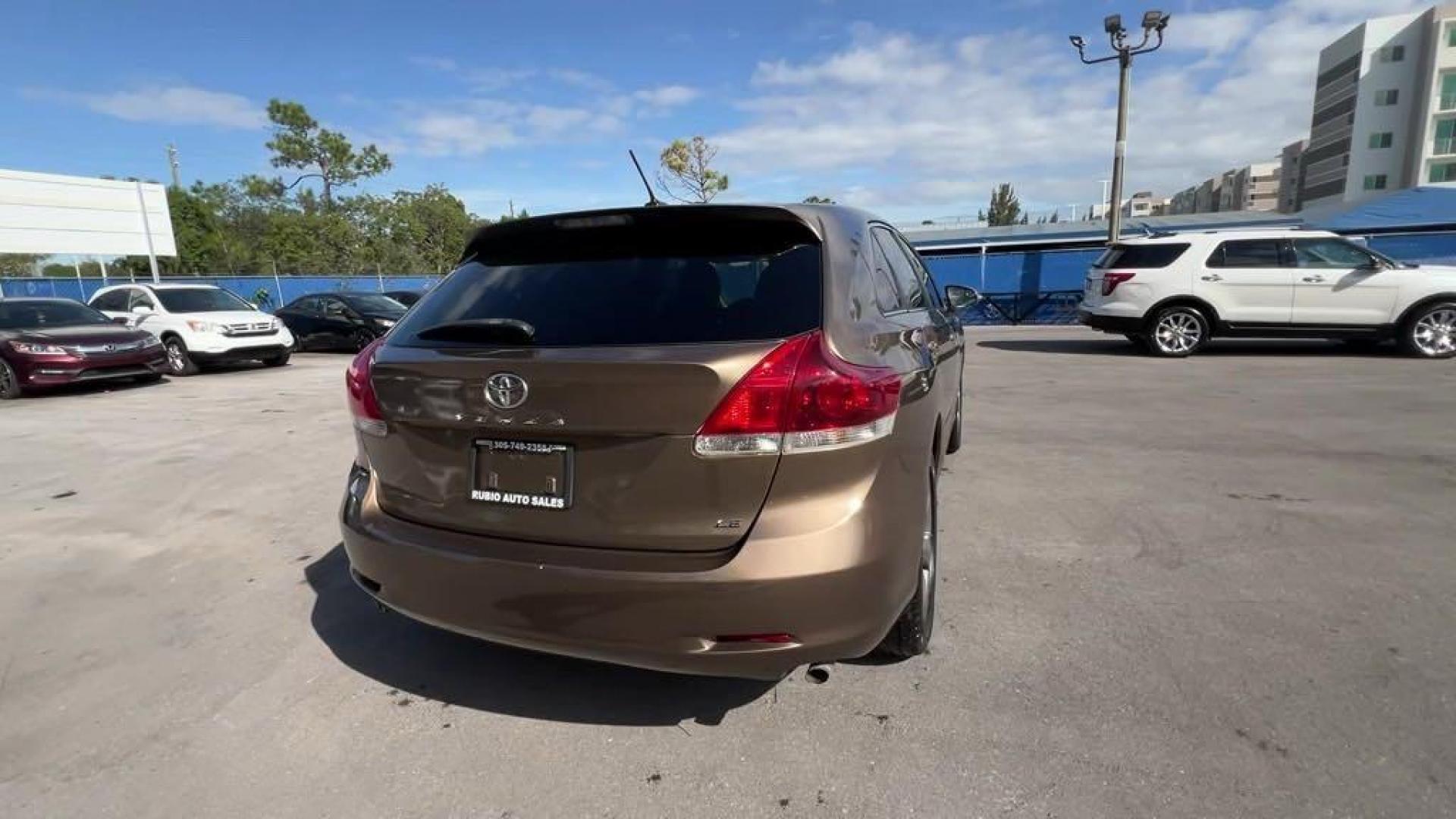 2013 Golden Umber Mica /Ivory Toyota Venza XLE (4T3ZK3BB8DU) with an 3.5L V6 SMPI DOHC engine, Automatic transmission, located at 27610 S Dixie Hwy, Homestead, FL, 33032, (305) 749-2348, 25.510241, -80.438301 - Photo#4