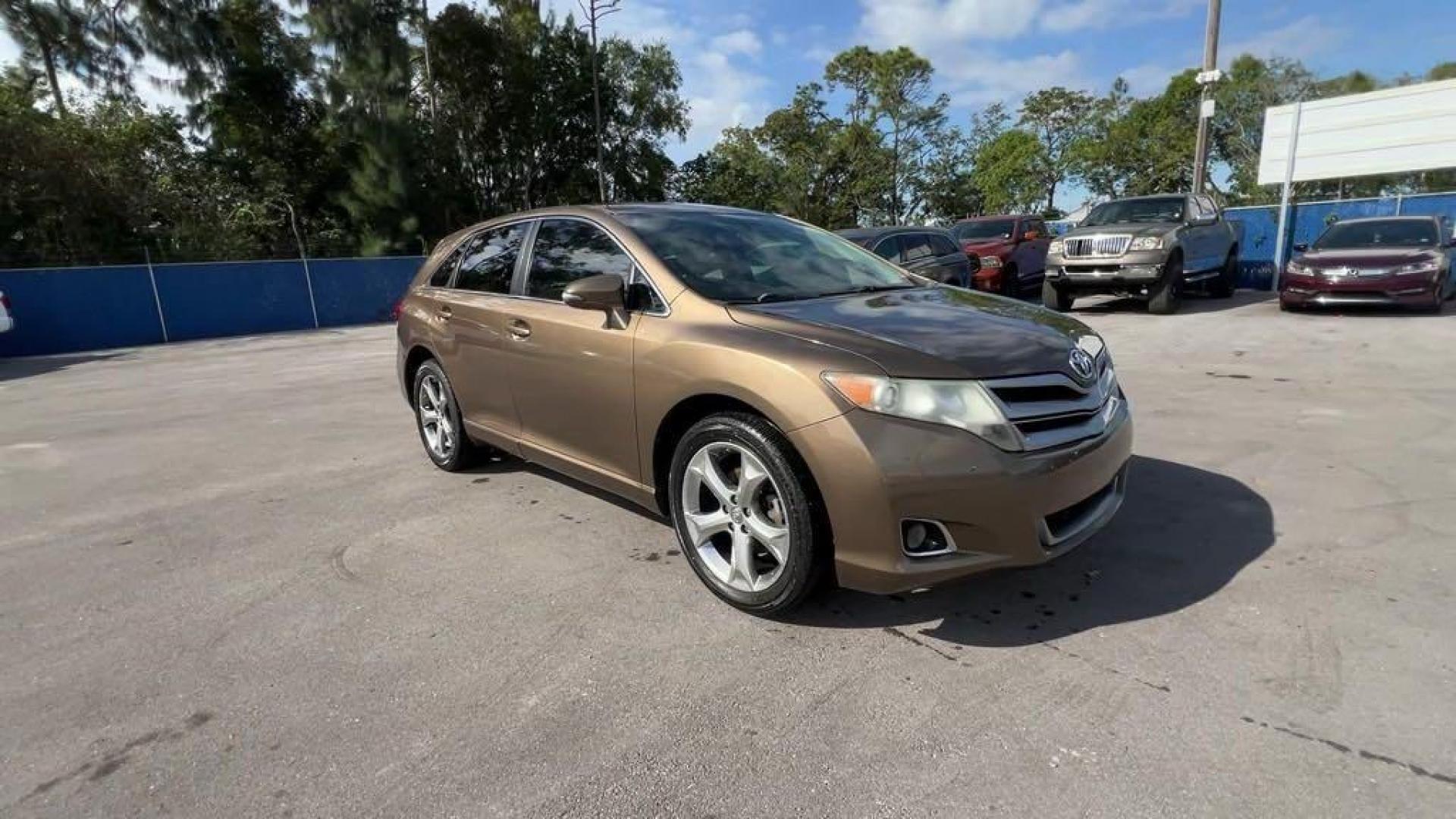 2013 Golden Umber Mica /Ivory Toyota Venza XLE (4T3ZK3BB8DU) with an 3.5L V6 SMPI DOHC engine, Automatic transmission, located at 27610 S Dixie Hwy, Homestead, FL, 33032, (305) 749-2348, 25.510241, -80.438301 - Photo#6