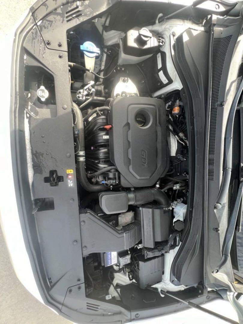 2019 Quartz White /Black/Black Hyundai Santa Fe SE 2.4 (5NMS23AD9KH) with an 2.4L I4 DGI DOHC 16V LEV3-ULEV70 185hp engine, Automatic transmission, located at 27610 S Dixie Hwy, Homestead, FL, 33032, (305) 749-2348, 25.510241, -80.438301 - Photo#18