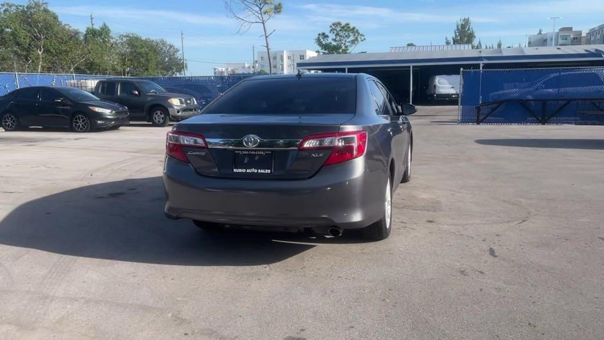 2013 Gray /Ash Toyota Camry LE (4T1BF1FK9DU) with an 2.5L I4 SMPI DOHC engine, Automatic transmission, located at 27610 S Dixie Hwy, Homestead, FL, 33032, (305) 749-2348, 25.510241, -80.438301 - Photo#4