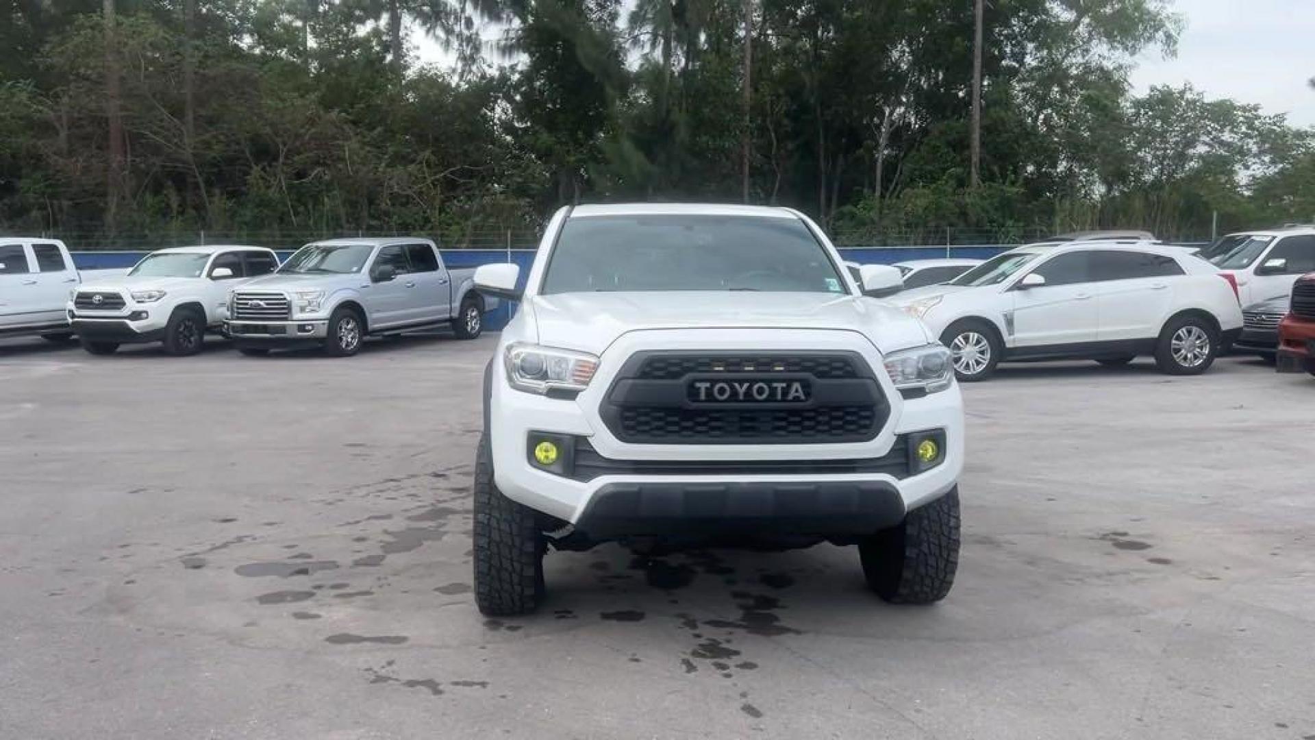 2016 Super White /Graphite Toyota Tacoma SR5 (5TFCZ5AN2GX) with an V6 engine, Automatic transmission, located at 27610 S Dixie Hwy, Homestead, FL, 33032, (305) 749-2348, 25.510241, -80.438301 - Photo#7