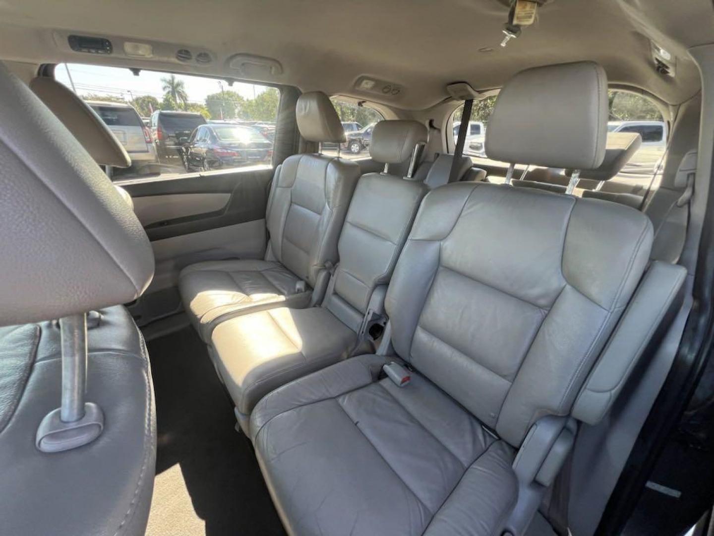 2011 Polished Metal Metallic /Gray Honda Odyssey EX-L (5FNRL5H66BB) with an 3.5L V6 engine, Automatic transmission, located at 27610 S Dixie Hwy, Homestead, FL, 33032, (305) 749-2348, 25.510241, -80.438301 - Photo#9