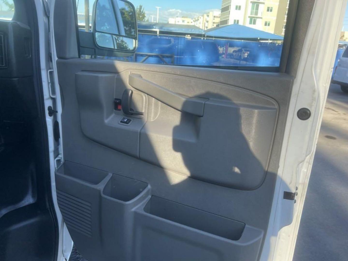2019 Summit White /Medium Pewter Chevrolet Express 2500 Work Van (1GCWGAFG8K1) with an Vortec 6.0L V8 SFI Flex Fuel engine, Automatic transmission, located at 27610 S Dixie Hwy, Homestead, FL, 33032, (305) 749-2348, 25.510241, -80.438301 - Photo#12