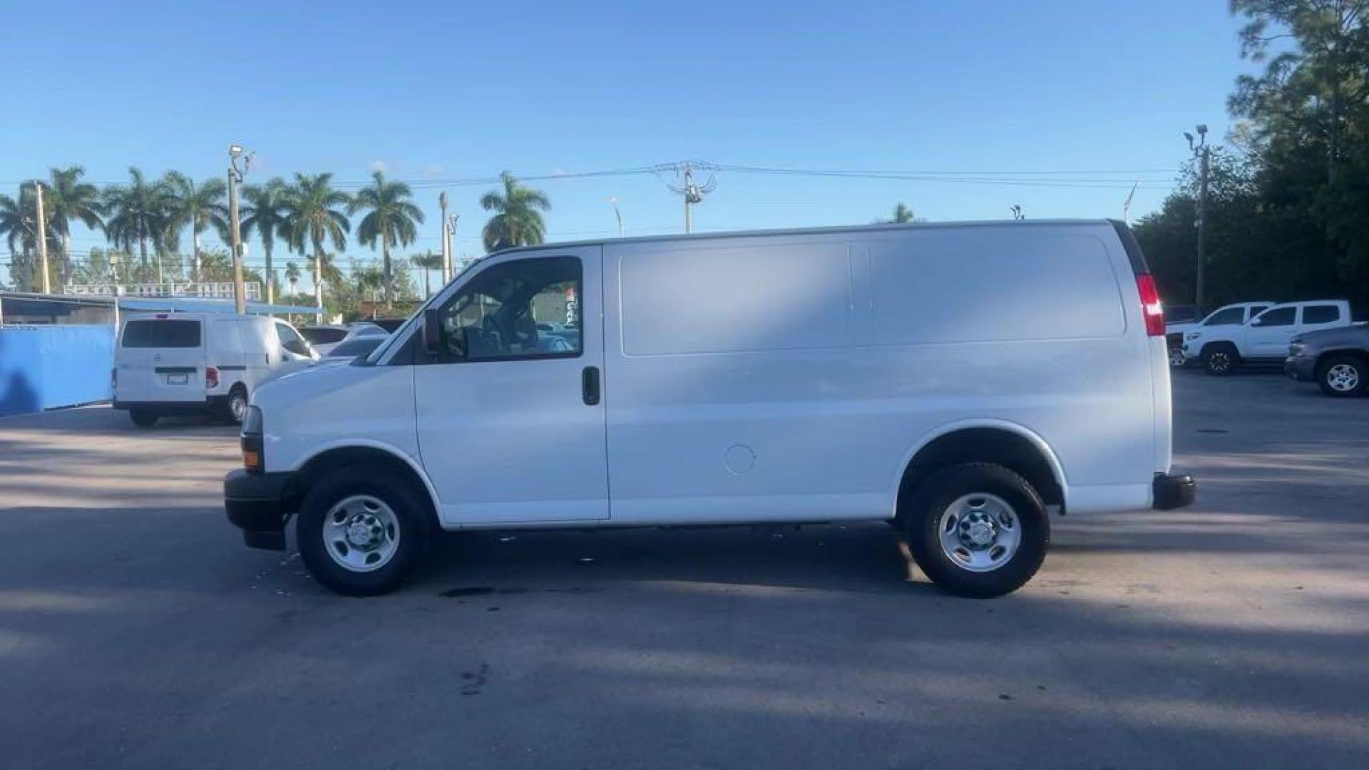 2019 Summit White /Medium Pewter Chevrolet Express 2500 Work Van (1GCWGAFG8K1) with an Vortec 6.0L V8 SFI Flex Fuel engine, Automatic transmission, located at 27610 S Dixie Hwy, Homestead, FL, 33032, (305) 749-2348, 25.510241, -80.438301 - Photo#1
