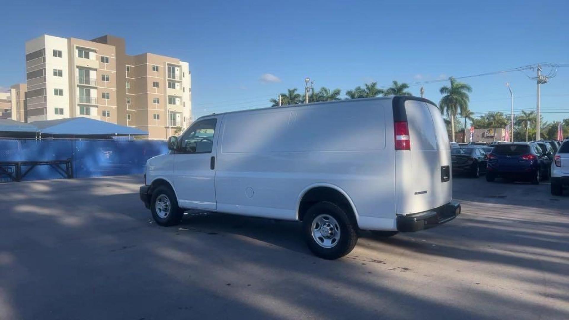 2019 Summit White /Medium Pewter Chevrolet Express 2500 Work Van (1GCWGAFG8K1) with an Vortec 6.0L V8 SFI Flex Fuel engine, Automatic transmission, located at 27610 S Dixie Hwy, Homestead, FL, 33032, (305) 749-2348, 25.510241, -80.438301 - Photo#2
