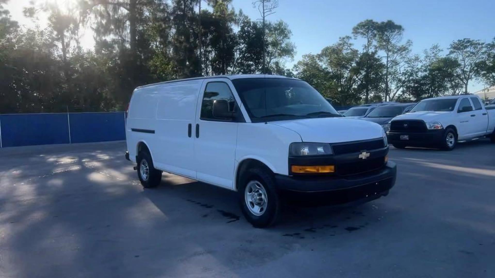 2019 Summit White /Medium Pewter Chevrolet Express 2500 Work Van (1GCWGAFG8K1) with an Vortec 6.0L V8 SFI Flex Fuel engine, Automatic transmission, located at 27610 S Dixie Hwy, Homestead, FL, 33032, (305) 749-2348, 25.510241, -80.438301 - Photo#6