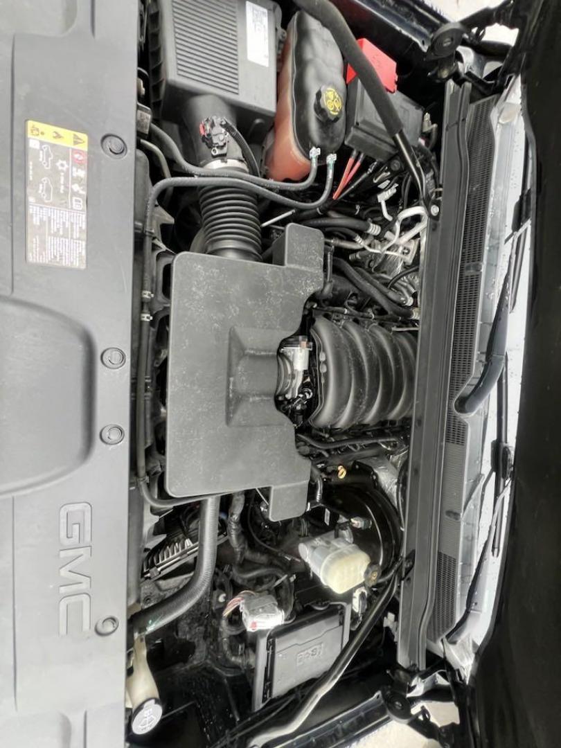 2017 Onyx Black /Cocoa/Shale GMC Yukon XL Denali (1GKS2HKJ4HR) with an EcoTec3 6.2L V8 engine, Automatic transmission, located at 27610 S Dixie Hwy, Homestead, FL, 33032, (305) 749-2348, 25.510241, -80.438301 - Photo#21