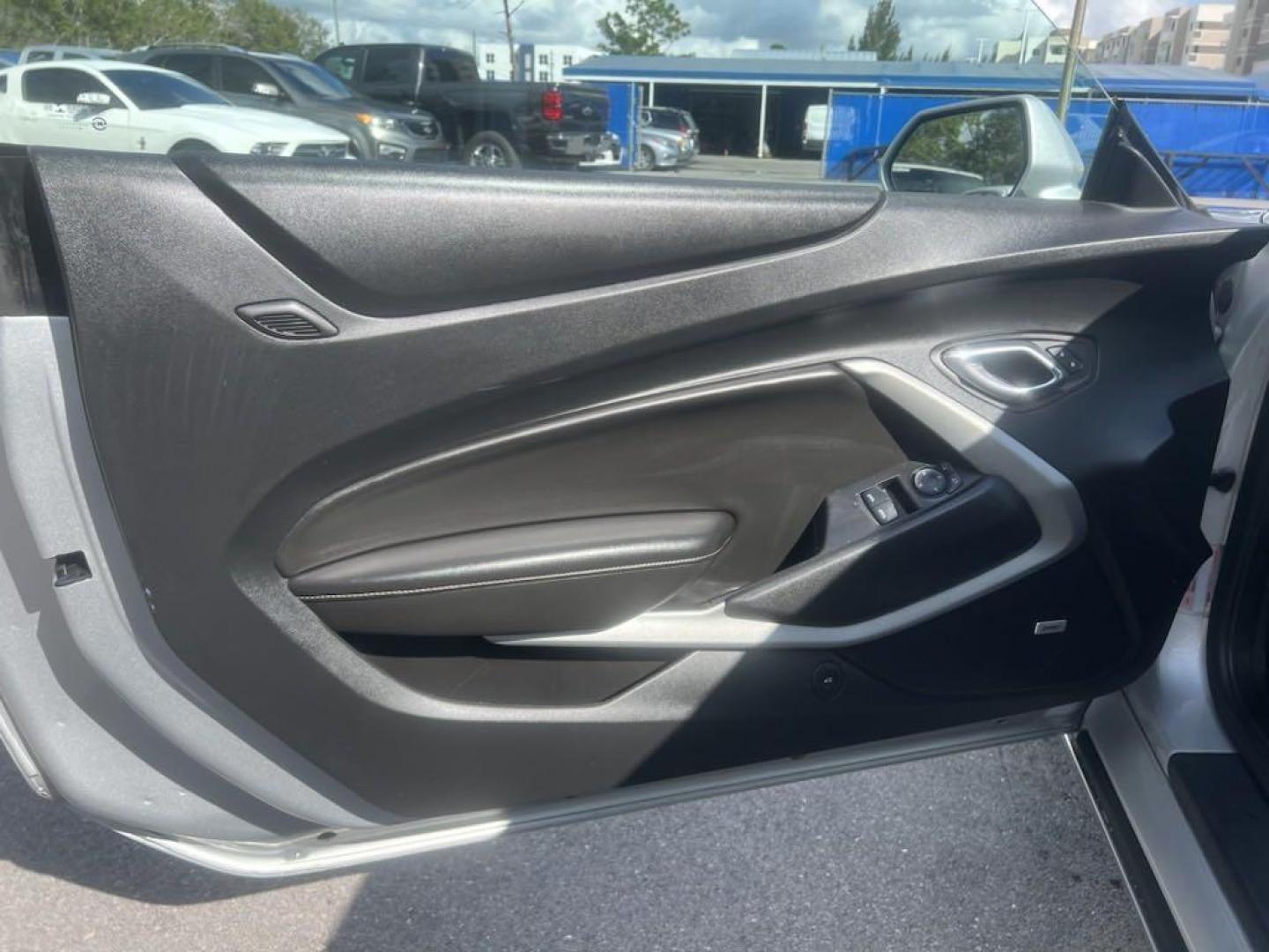 2017 Silver Ice Metallic /Jet Black Chevrolet Camaro 2LT (1G1FC1RS3H0) with an 3.6L V6 DI engine, Manual transmission, located at 27610 S Dixie Hwy, Homestead, FL, 33032, (305) 749-2348, 25.510241, -80.438301 - Photo#10