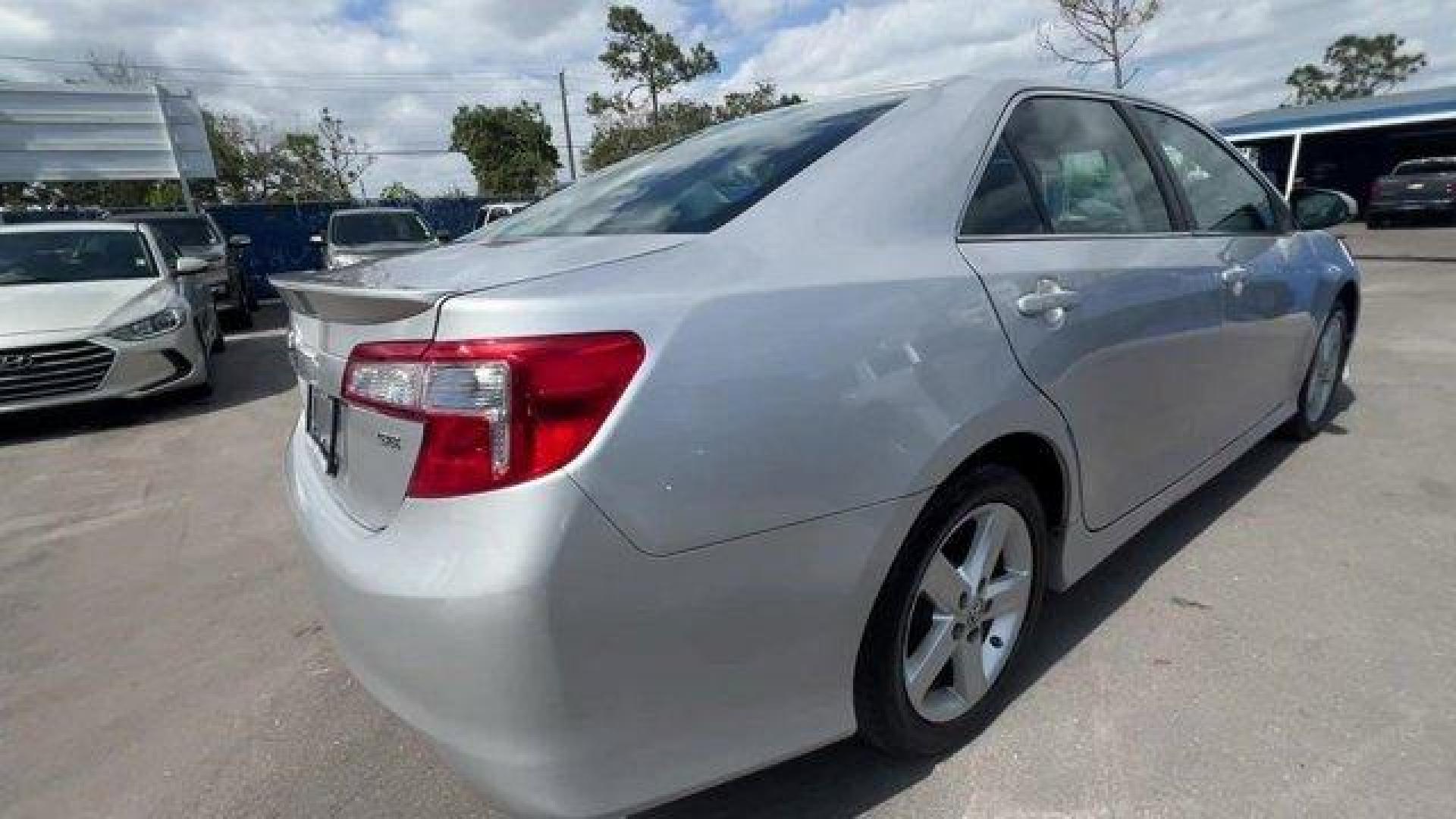 2013 Silver Toyota Camry LE (4T1BF1FK8DU) with an 4 2.5L engine, Automatic transmission, located at 27610 S Dixie Hwy, Homestead, FL, 33032, (305) 749-2348, 25.510241, -80.438301 - KBB.com 10 Best New Sedans Under $25,000. Only 112,253 Miles! Boasts 35 Highway MPG and 25 City MPG! This Toyota Camry delivers a Gas I4 2.5L/152 engine powering this Automatic transmission. Whiplash-lessening front seats, Vehicle stability control, Variable assist pwr rack and pinion steering.* T - Photo#4