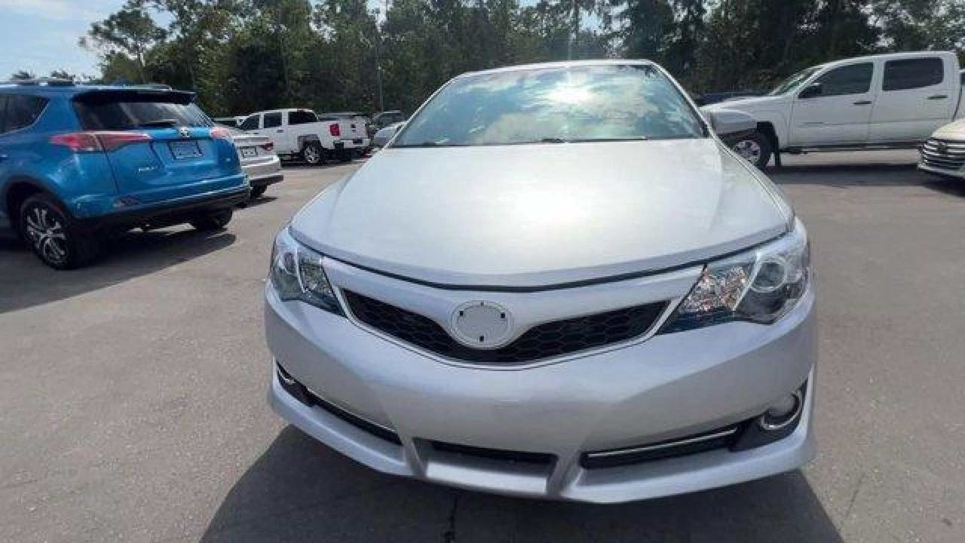 2013 Silver Toyota Camry LE (4T1BF1FK8DU) with an 4 2.5L engine, Automatic transmission, located at 27610 S Dixie Hwy, Homestead, FL, 33032, (305) 749-2348, 25.510241, -80.438301 - KBB.com 10 Best New Sedans Under $25,000. Only 112,253 Miles! Boasts 35 Highway MPG and 25 City MPG! This Toyota Camry delivers a Gas I4 2.5L/152 engine powering this Automatic transmission. Whiplash-lessening front seats, Vehicle stability control, Variable assist pwr rack and pinion steering.* T - Photo#7