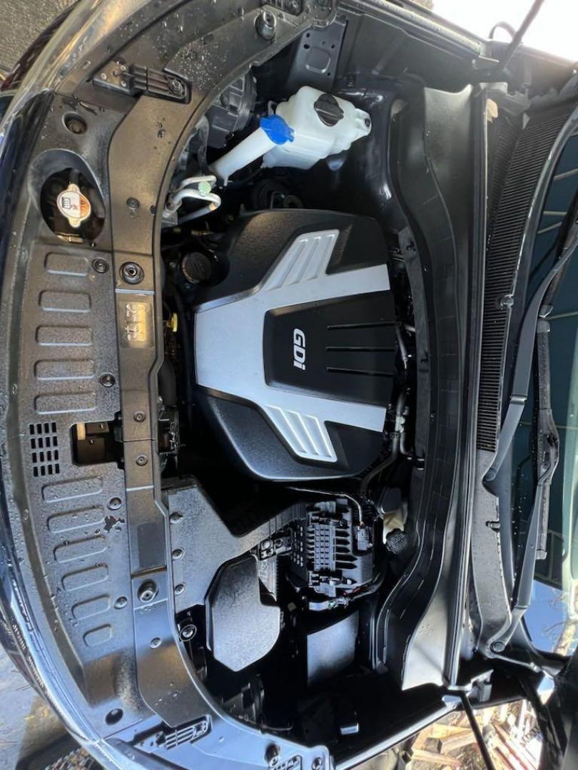 2015 Ebony Black /Gray Kia Sorento SX (5XYKW4A7XFG) with an 3.3L V6 DGI Dual CVVT engine, Automatic transmission, located at 27610 S Dixie Hwy, Homestead, FL, 33032, (305) 749-2348, 25.510241, -80.438301 - Photo#20