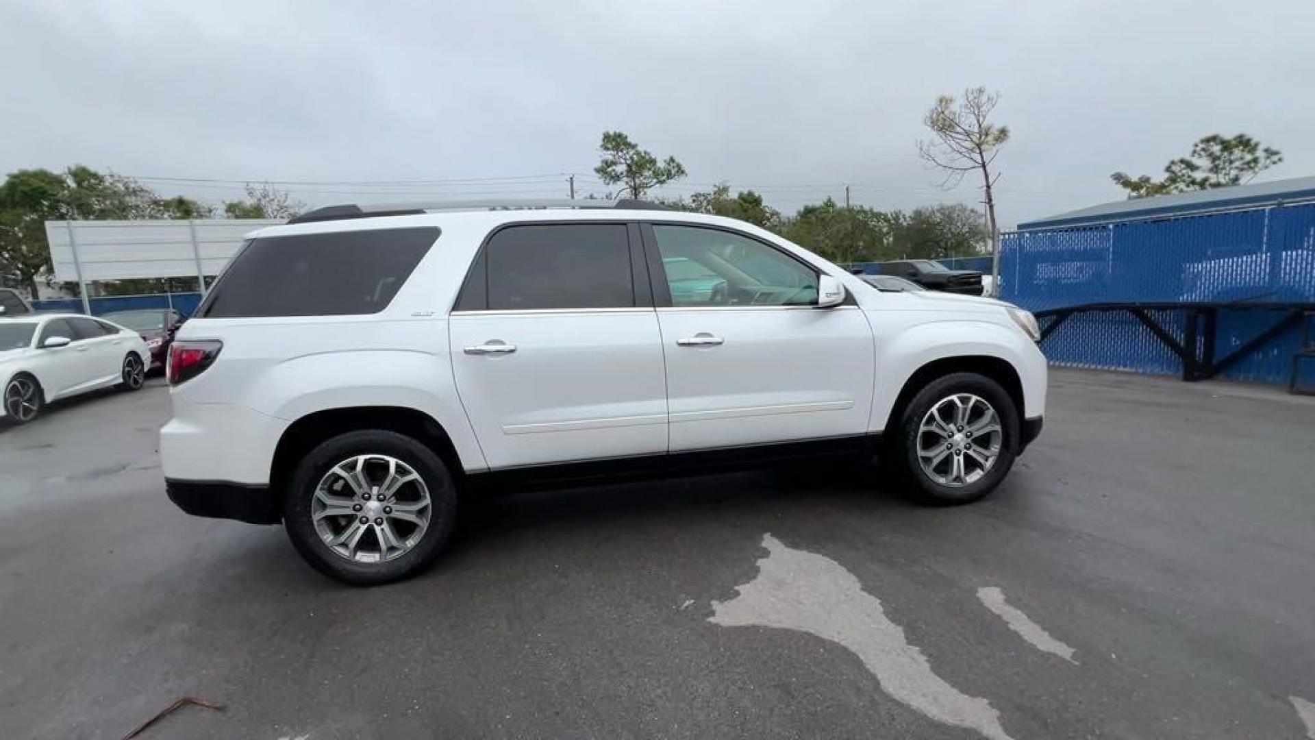 2016 White Frost Tricoat /Light Titanium GMC Acadia SLT-2 (1GKKRSKD1GJ) with an 3.6L V6 SIDI engine, Automatic transmission, located at 27610 S Dixie Hwy, Homestead, FL, 33032, (305) 749-2348, 25.510241, -80.438301 - Photo#5