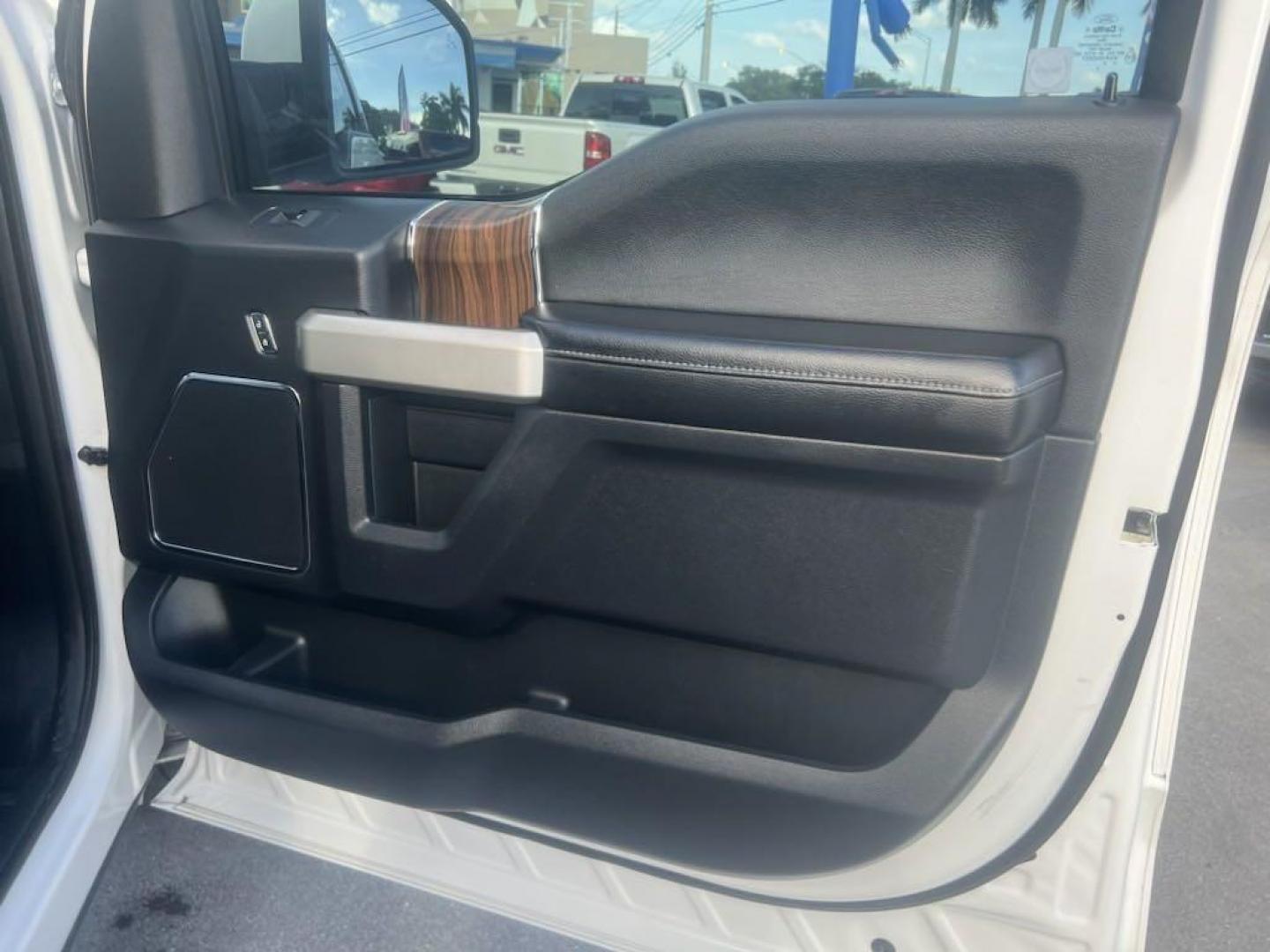 2015 White Ford F-150 (1FTEW1EG7FF) with an 3.5L V6 engine, Automatic transmission, located at 27610 S Dixie Hwy, Homestead, FL, 33032, (305) 749-2348, 25.510241, -80.438301 - Photo#13