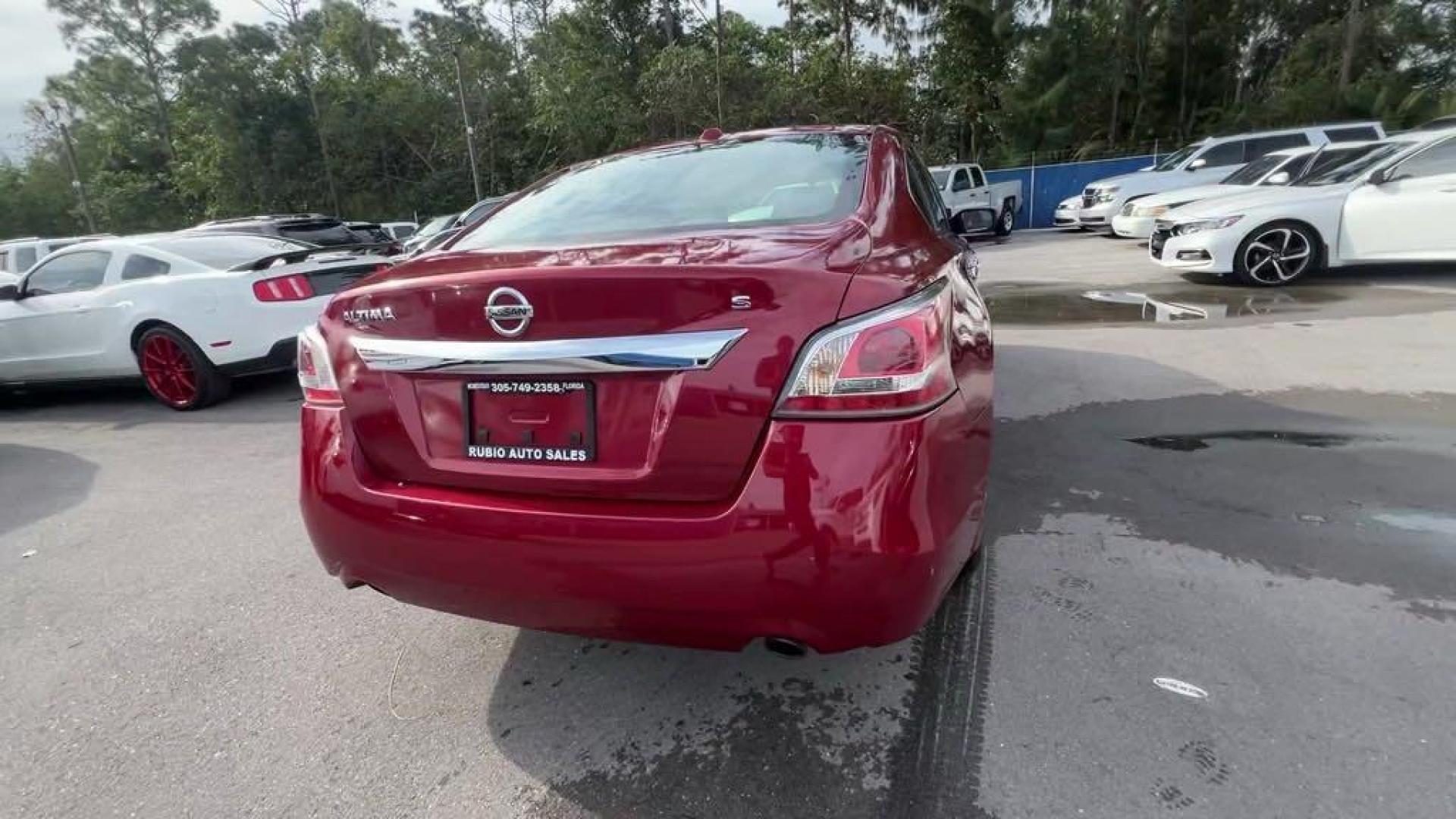 2015 Cayenne Red Pearl /Charcoal Nissan Altima 2.5 S (1N4AL3AP4FC) with an 2.5L I4 DOHC 16V engine, CVT transmission, located at 27610 S Dixie Hwy, Homestead, FL, 33032, (305) 749-2348, 25.510241, -80.438301 - Photo#3