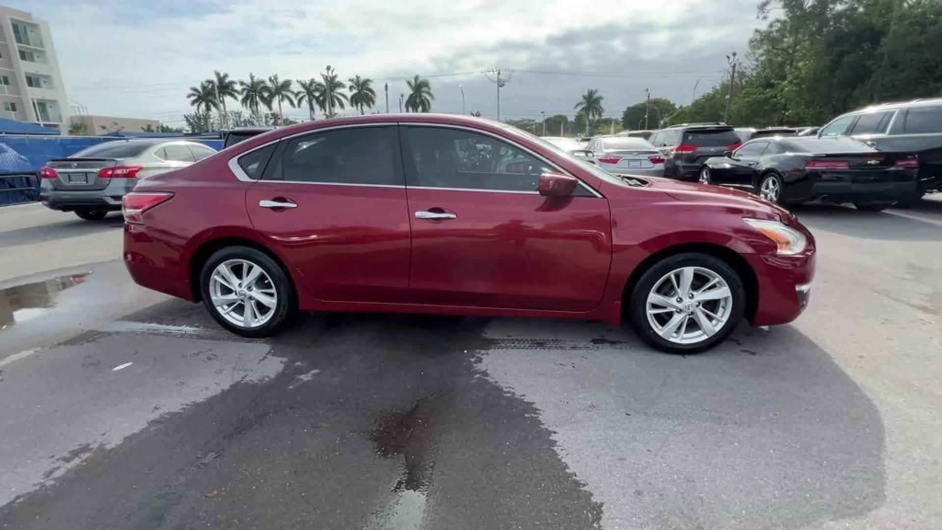 2015 Cayenne Red Pearl /Charcoal Nissan Altima 2.5 S (1N4AL3AP4FC) with an 2.5L I4 DOHC 16V engine, CVT transmission, located at 27610 S Dixie Hwy, Homestead, FL, 33032, (305) 749-2348, 25.510241, -80.438301 - Photo#4