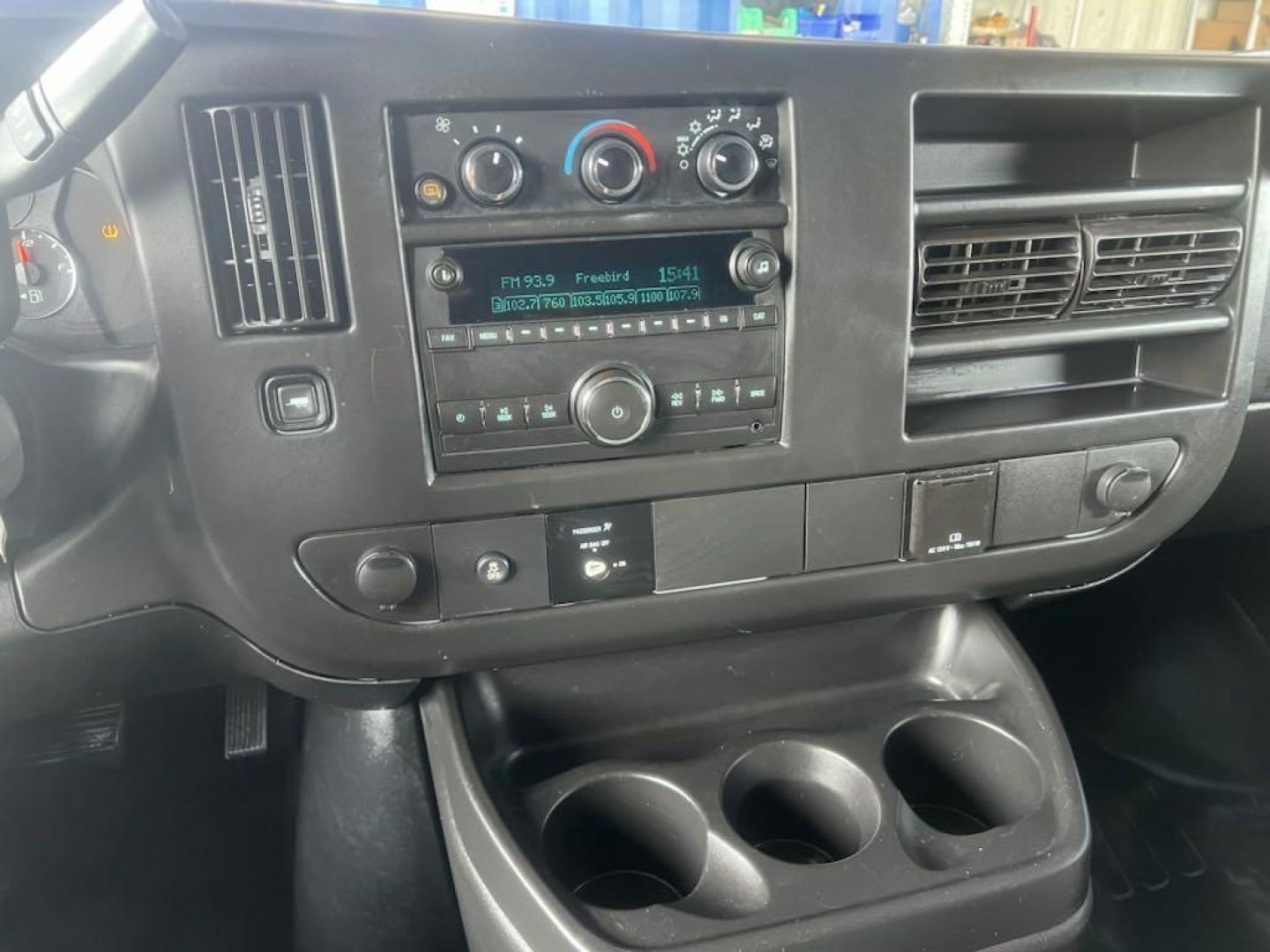 2017 Summit White /Medium Pewter Chevrolet Express 2500 Work Van (1GCWGAFF0H1) with an Vortec 4.8L V8 SFI engine, Automatic transmission, located at 27610 S Dixie Hwy, Homestead, FL, 33032, (305) 749-2348, 25.510241, -80.438301 - Photo#9