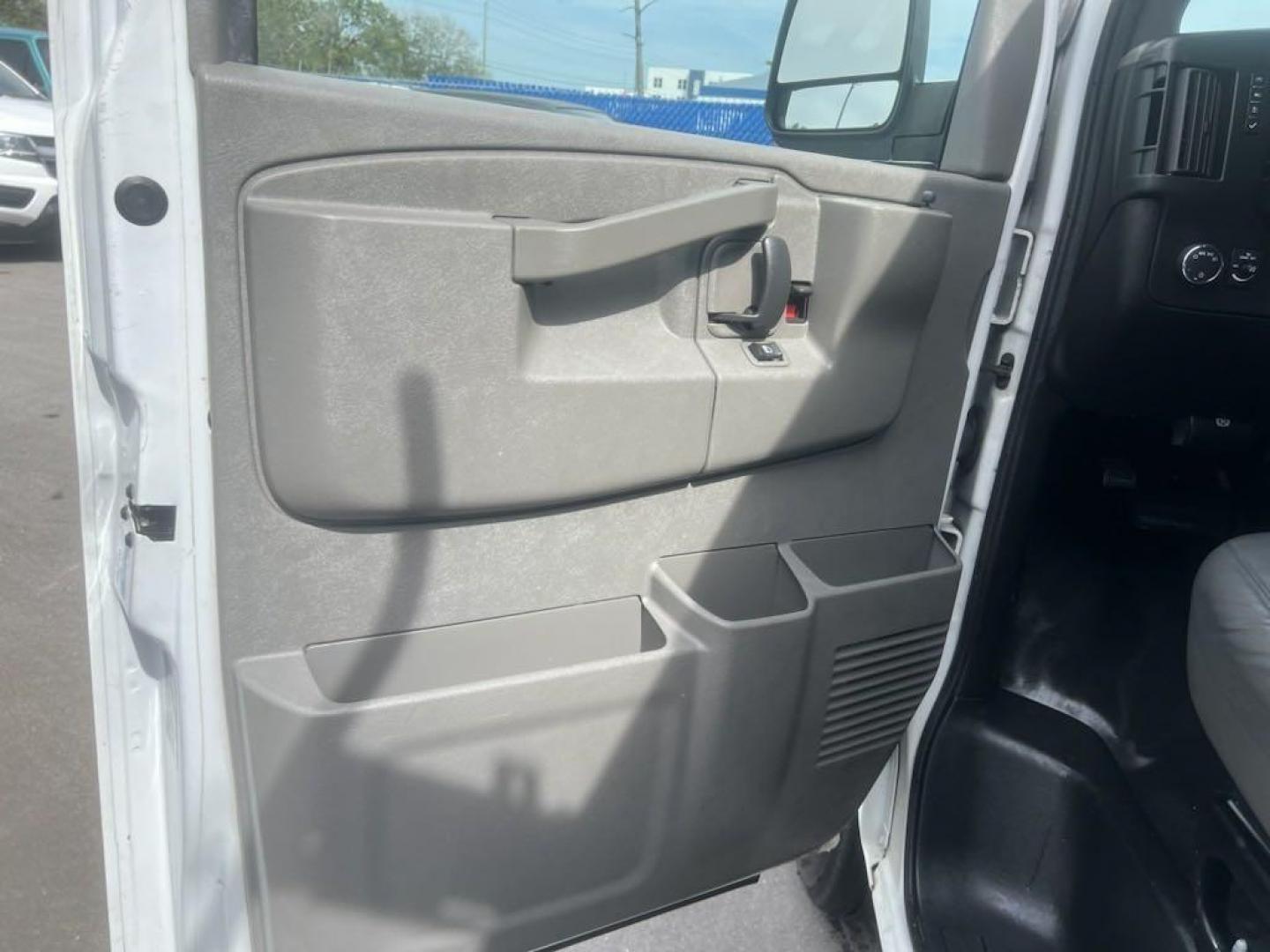 2017 Summit White /Medium Pewter Chevrolet Express 2500 Work Van (1GCWGAFF0H1) with an Vortec 4.8L V8 SFI engine, Automatic transmission, located at 27610 S Dixie Hwy, Homestead, FL, 33032, (305) 749-2348, 25.510241, -80.438301 - Photo#10