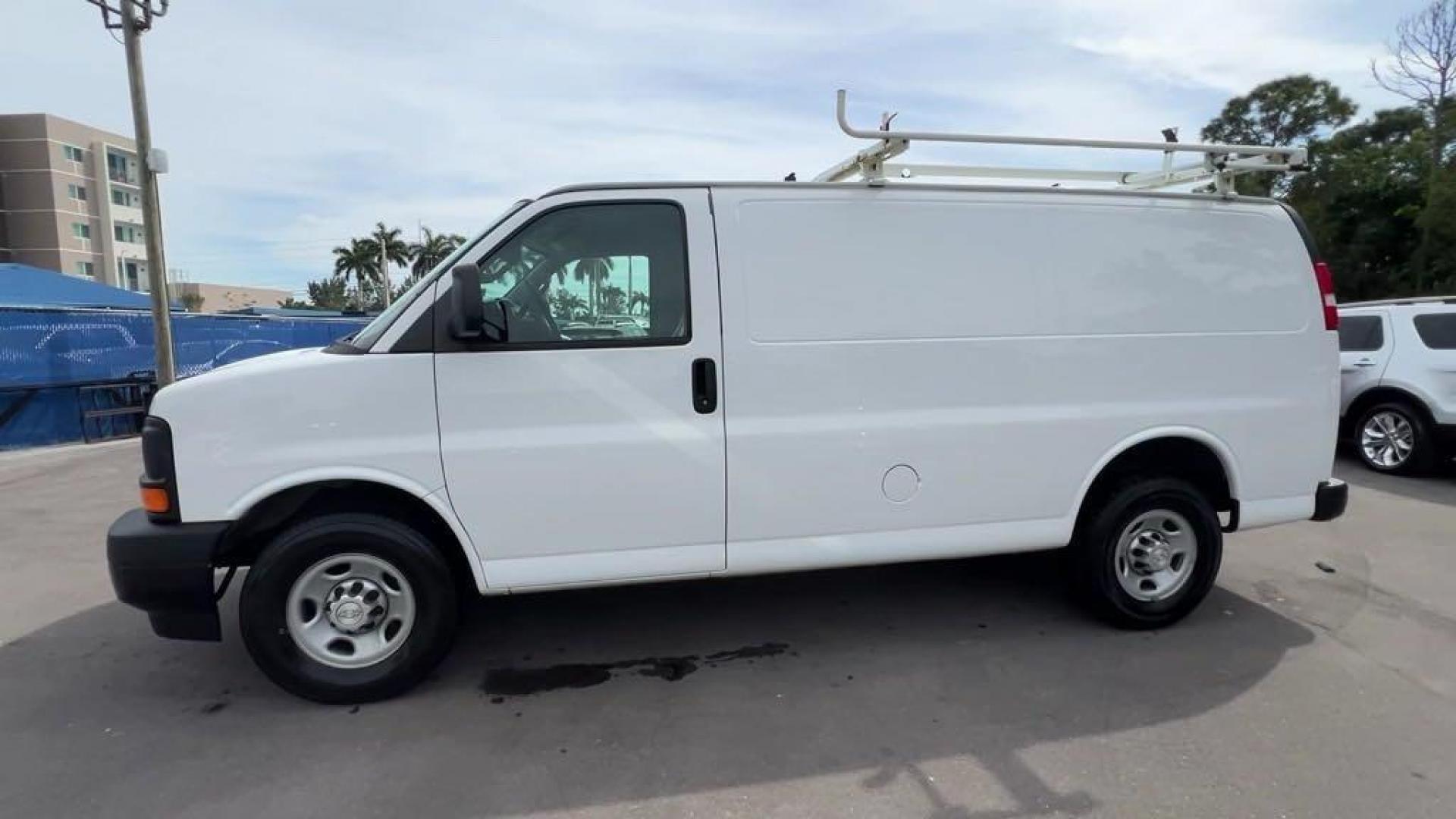 2017 Summit White /Medium Pewter Chevrolet Express 2500 Work Van (1GCWGAFF0H1) with an Vortec 4.8L V8 SFI engine, Automatic transmission, located at 27610 S Dixie Hwy, Homestead, FL, 33032, (305) 749-2348, 25.510241, -80.438301 - Photo#1