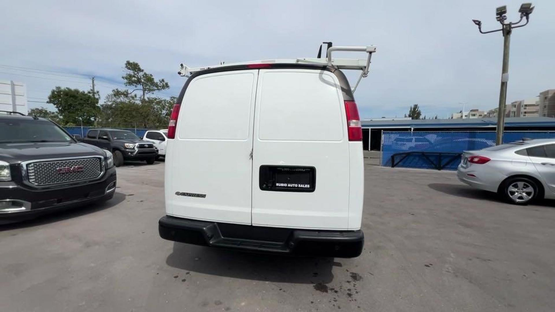 2017 Summit White /Medium Pewter Chevrolet Express 2500 Work Van (1GCWGAFF0H1) with an Vortec 4.8L V8 SFI engine, Automatic transmission, located at 27610 S Dixie Hwy, Homestead, FL, 33032, (305) 749-2348, 25.510241, -80.438301 - Photo#3