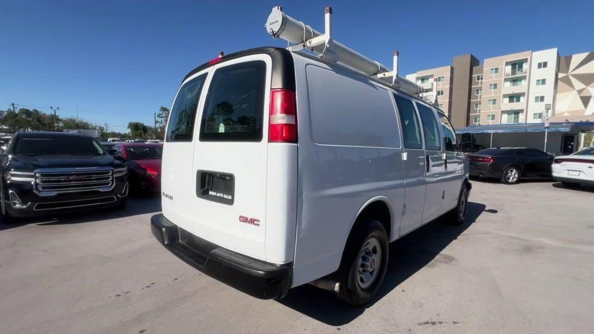 2017 Summit White /Medium Pewter GMC Savana 2500 Work Van (1GTW7AFF2H1) with an Vortec 4.8L V8 SFI engine, Automatic transmission, located at 27610 S Dixie Hwy, Homestead, FL, 33032, (305) 749-2348, 25.510241, -80.438301 - Photo#4