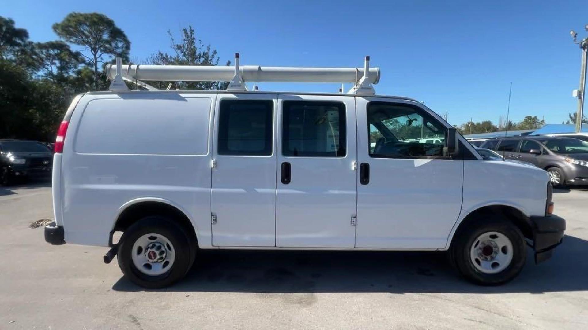 2017 Summit White /Medium Pewter GMC Savana 2500 Work Van (1GTW7AFF2H1) with an Vortec 4.8L V8 SFI engine, Automatic transmission, located at 27610 S Dixie Hwy, Homestead, FL, 33032, (305) 749-2348, 25.510241, -80.438301 - Photo#5