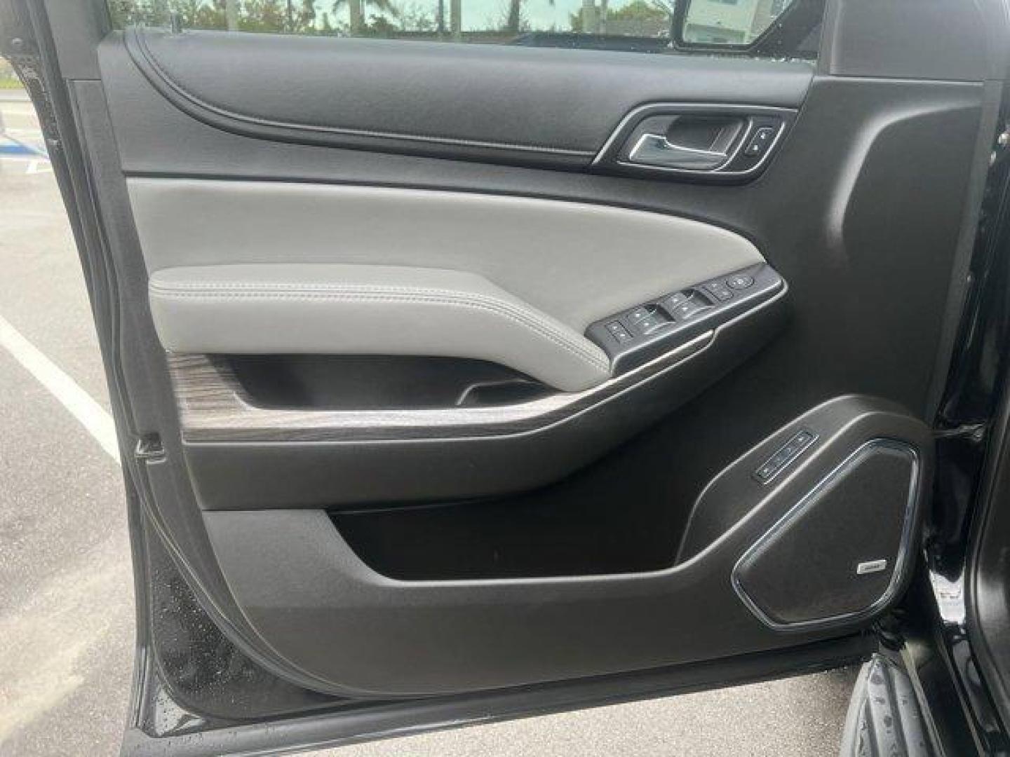 2019 Black /Jet Black/Dark Ash Chevrolet Suburban LT (1GNSCHKC5KR) with an 8 5.3L engine, Automatic transmission, located at 27610 S Dixie Hwy, Homestead, FL, 33032, (305) 749-2348, 25.510241, -80.438301 - Delivers 22 Highway MPG and 15 City MPG! This Chevrolet Suburban delivers a Gas/Ethanol V8 5.3L/ engine powering this Automatic transmission. WHEELS, 18 X 8.5 (45.7 CM X 21.6 CM) ALUMINUM WITH HIGH-POLISHED FINISH (STD), TRANSMISSION, 6-SPEED AUTOMATIC, ELECTRONICALLY CONTROLLED with overdrive and t - Photo#17