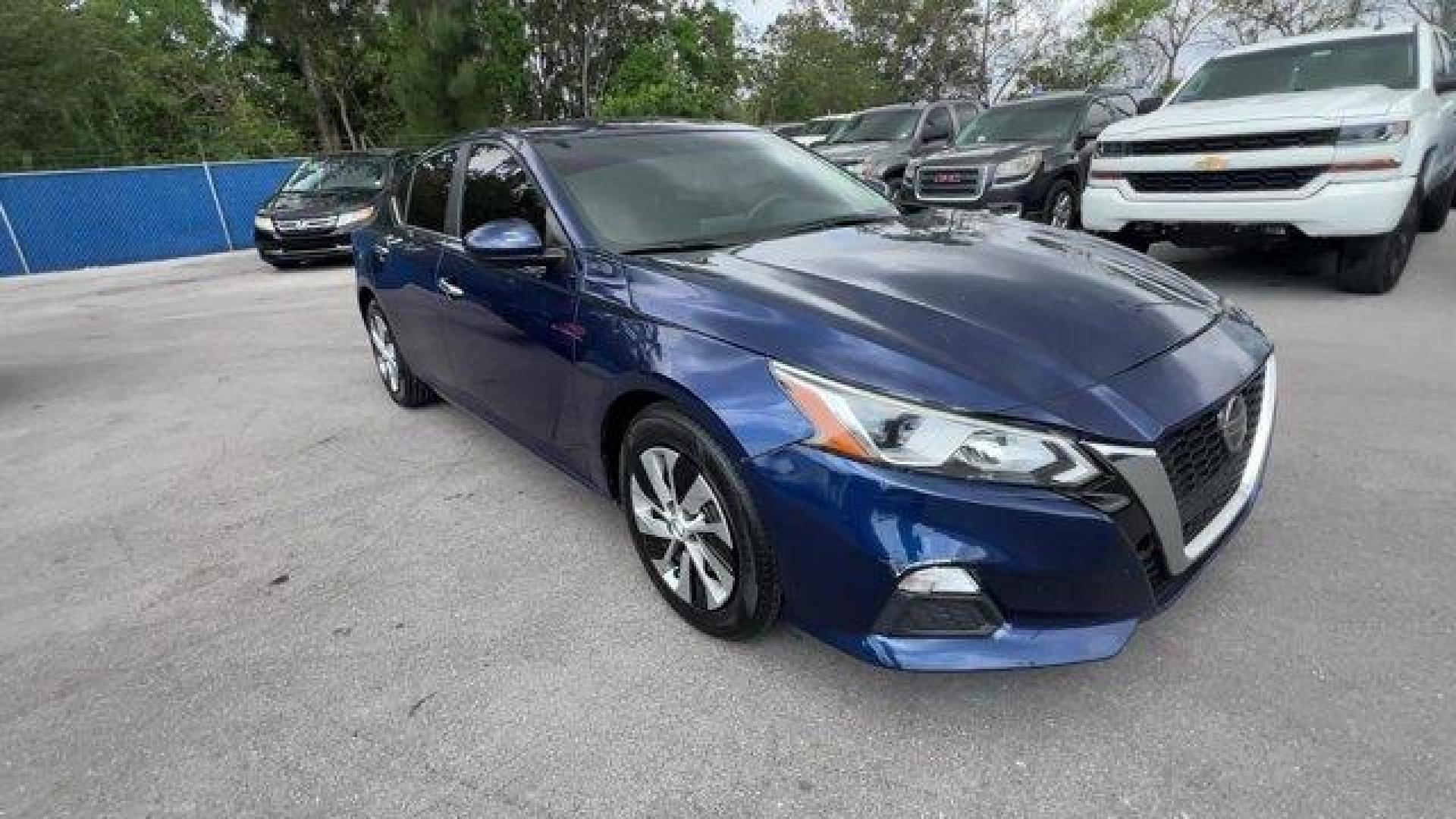 2020 Deep Blue Pearl /Charcoal Nissan Altima (1N4BL4BV2LC) with an 4 2.5 L engine, Variable transmission, located at 27610 S Dixie Hwy, Homestead, FL, 33032, (305) 749-2348, 25.510241, -80.438301 - Boasts 39 Highway MPG and 28 City MPG! This Nissan Altima delivers a Regular Unleaded I-4 2.5 L/152 engine powering this Variable transmission. DEEP BLUE PEARL, CHARCOAL, CLOTH SEAT TRIM, [L92] FLOOR MATS and TRUNK MAT.*This Nissan Altima Comes Equipped with These Options *[G02] MID-YEAR CHANGE, W - Photo#5