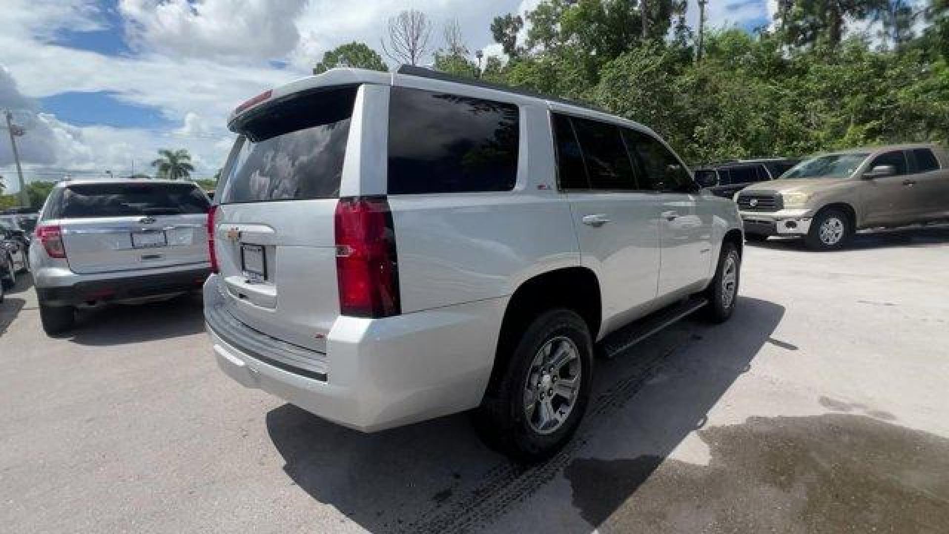 2017 Silver Ice Metallic /Jet Black Chevrolet Tahoe (1GNSKBKC7HR) with an 8 5.3L engine, Automatic transmission, located at 27610 S Dixie Hwy, Homestead, FL, 33032, (305) 749-2348, 25.510241, -80.438301 - KBB.com Best Buy Awards. Delivers 22 Highway MPG and 16 City MPG! This Chevrolet Tahoe boasts a Gas/Ethanol V8 5.3L/325 engine powering this Automatic transmission. WIRELESS CHARGING, WHEELS, 18 X 8.5 (45.7 CM X 21.6 CM) PAINTED ALUMINUM, TRANSMISSION, 6-SPEED AUTOMATIC, ELECTRONICALLY CONTROLLED wi - Photo#4