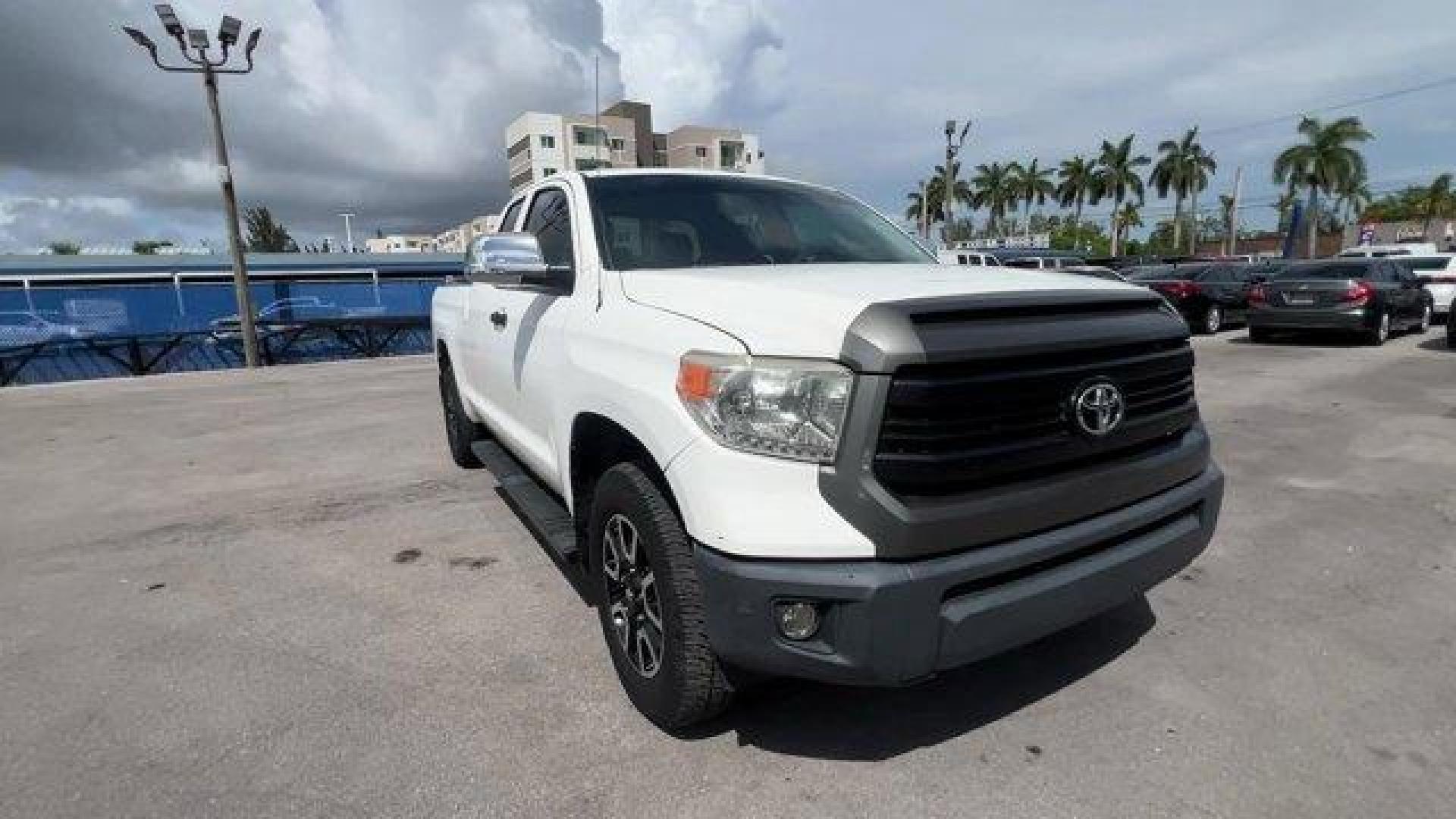 2017 White Toyota Tundra 2WD (5TFRM5F17HX) with an 8 4.6 L engine, Automatic transmission, located at 27610 S Dixie Hwy, Homestead, FL, 33032, (305) 749-2348, 25.510241, -80.438301 - KBB.com 10 Most Awarded Brands. Scores 19 Highway MPG and 15 City MPG! This Toyota Tundra 2WD delivers a Regular Unleaded V-8 4.6 L/281 engine powering this Automatic transmission. Wheels: 18 x 8J Styled Steel, Variable Intermittent Wipers w/Heated Wiper Park, Urethane Gear Shifter Material.* This T - Photo#6