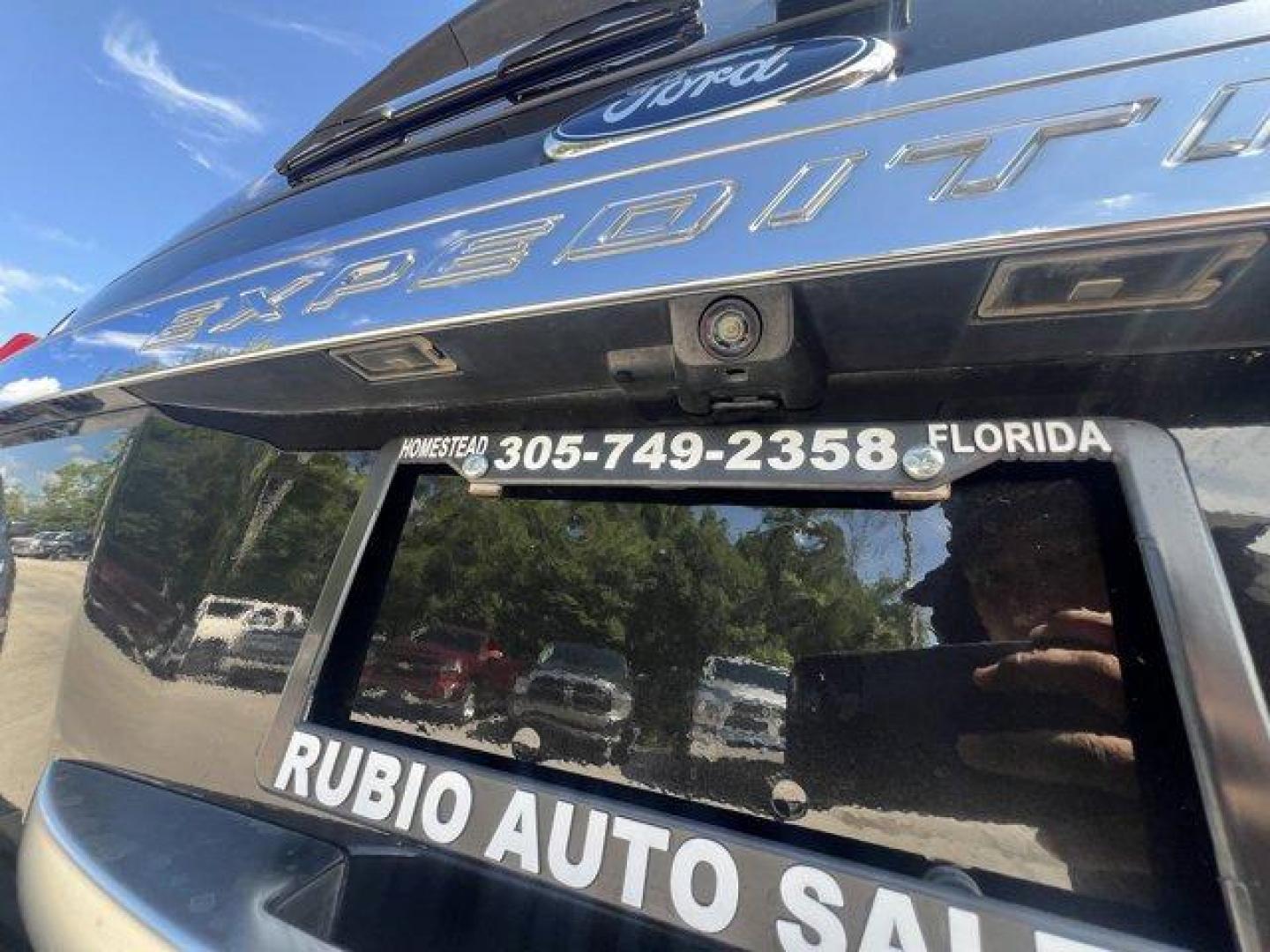 2015 Black Ford Expedition EL (1FMJK1MT8FE) with an 6 3.5 L engine, Automatic transmission, located at 27610 S Dixie Hwy, Homestead, FL, 33032, (305) 749-2348, 25.510241, -80.438301 - KBB.com Brand Image Awards. Delivers 20 Highway MPG and 14 City MPG! This Ford Expedition EL delivers a Twin Turbo Regular Unleaded V-6 3.5 L/213 engine powering this Automatic transmission. Window Grid Antenna, Wheels: 20 Polished Aluminum, Vinyl Door Trim Insert.* This Ford Expedition EL Features - Photo#18