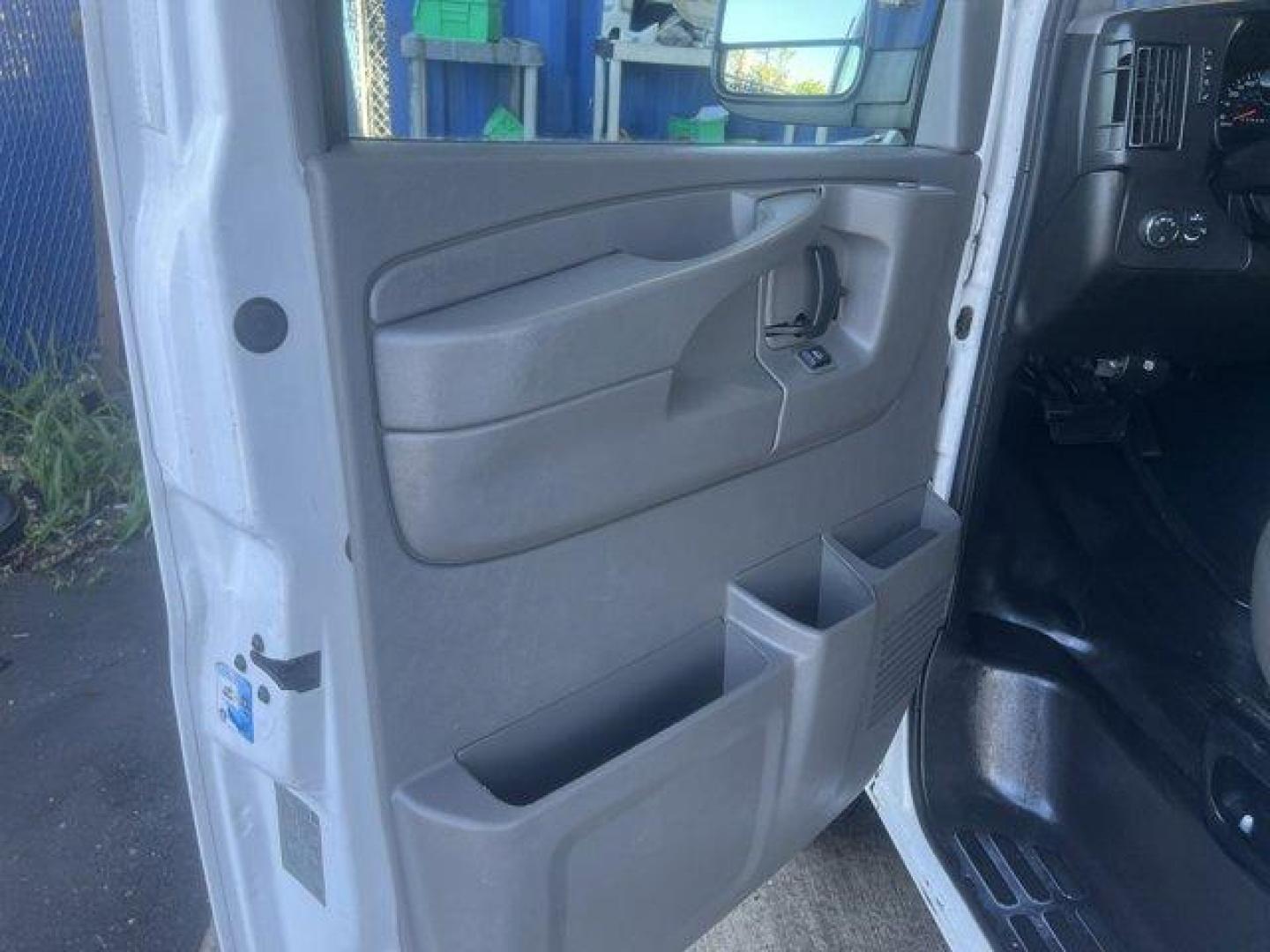 2015 Summit White /Medium Pewter Chevrolet Express Cargo Van (1GCWGFCF3F1) with an 8 4.8L engine, Automatic transmission, located at 27610 S Dixie Hwy, Homestead, FL, 33032, (305) 749-2348, 25.510241, -80.438301 - This Chevrolet Express Cargo Van delivers a Gas V8 4.8L/293 engine powering this Automatic transmission. TRANSMISSION, 6-SPEED AUTOMATIC, HEAVY-DUTY, ELECTRONICALLY CONTROLLED with overdrive tow/haul mode and internal transmission oil cooler (STD), TRAILERING EQUIPMENT, HEAVY-DUTY includes trailerin - Photo#13