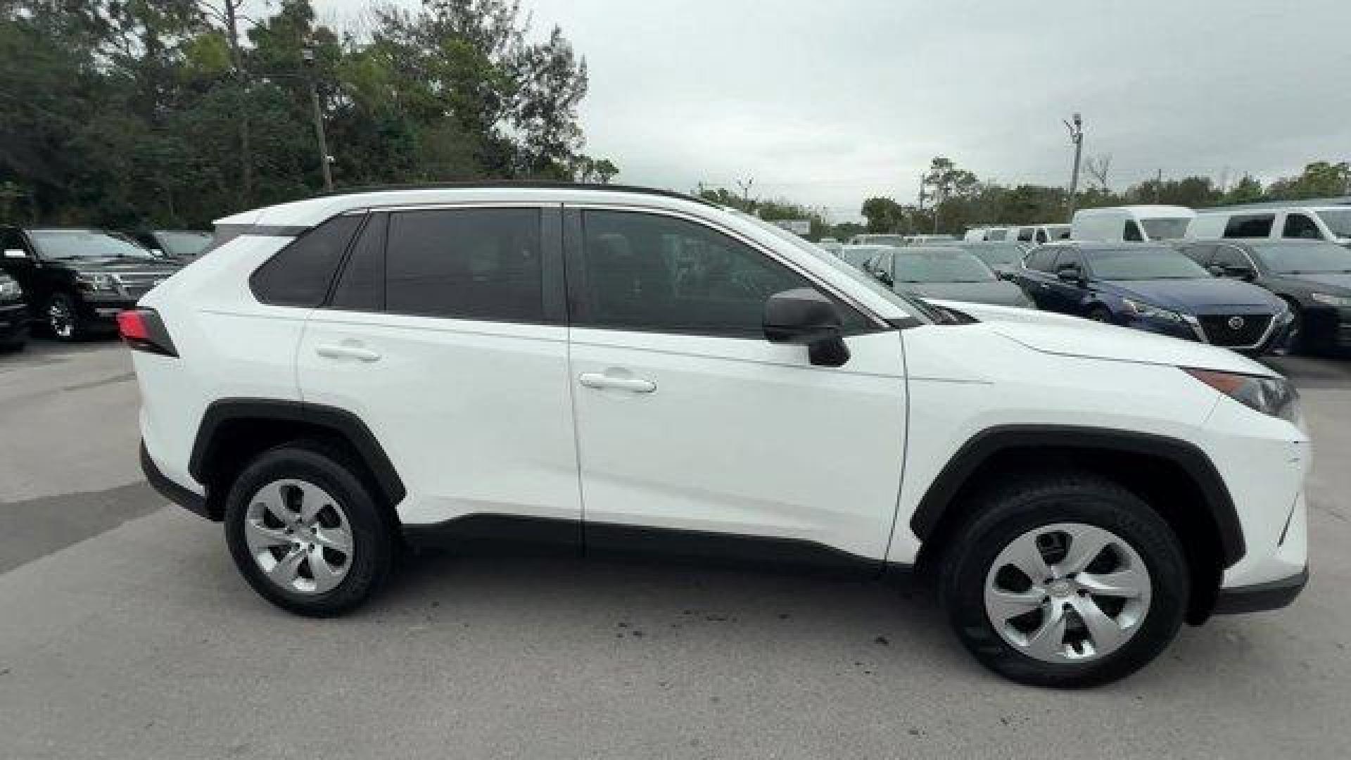 2020 White Toyota RAV4 (2T3H1RFV9LC) with an 4 2.5 L engine, Automatic transmission, located at 27610 S Dixie Hwy, Homestead, FL, 33032, (305) 749-2348, 25.510241, -80.438301 - Scores 35 Highway MPG and 27 City MPG! This Toyota RAV4 boasts a Regular Unleaded I-4 2.5 L/152 engine powering this Automatic transmission. Wheels: 17 Steel -inc: silver six-spoke wheel covers, Urethane Gear Shifter Material, Trip Computer.* This Toyota RAV4 Features the Following Options *Transmis - Photo#5