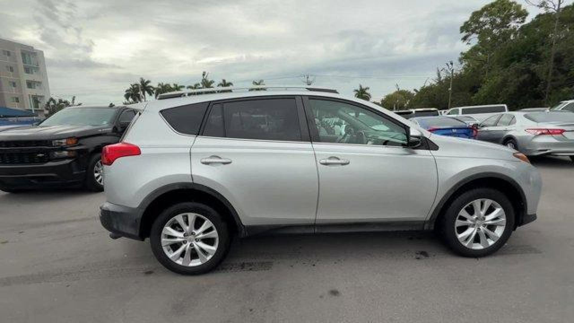 2013 Silver Toyota RAV4 (2T3YFREV4DW) with an 4 2.5L engine, Automatic transmission, located at 27610 S Dixie Hwy, Homestead, FL, 33032, (305) 749-2348, 25.510241, -80.438301 - IIHS Top Safety Pick. Only 132,616 Miles! Scores 31 Highway MPG and 24 City MPG! This Toyota RAV4 delivers a Gas I4 2.5L/152 engine powering this Automatic transmission. Washer linked variable intermittent windshield wiper, Traction control (TRAC), Tire pressure warning system.* This Toyota RAV4 Fea - Photo#5