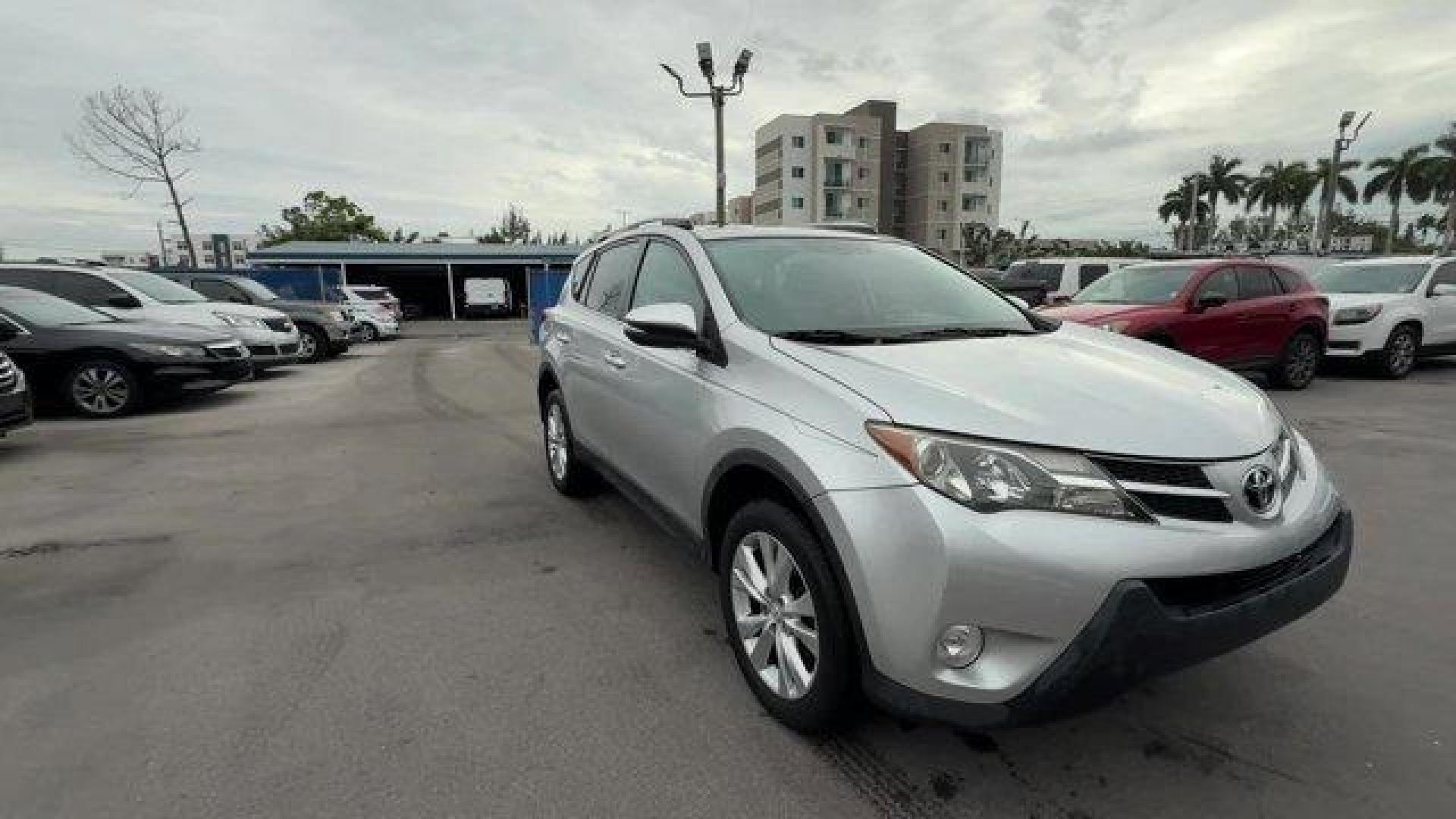 2013 Silver Toyota RAV4 (2T3YFREV4DW) with an 4 2.5L engine, Automatic transmission, located at 27610 S Dixie Hwy, Homestead, FL, 33032, (305) 749-2348, 25.510241, -80.438301 - IIHS Top Safety Pick. Only 132,616 Miles! Scores 31 Highway MPG and 24 City MPG! This Toyota RAV4 delivers a Gas I4 2.5L/152 engine powering this Automatic transmission. Washer linked variable intermittent windshield wiper, Traction control (TRAC), Tire pressure warning system.* This Toyota RAV4 Fea - Photo#6