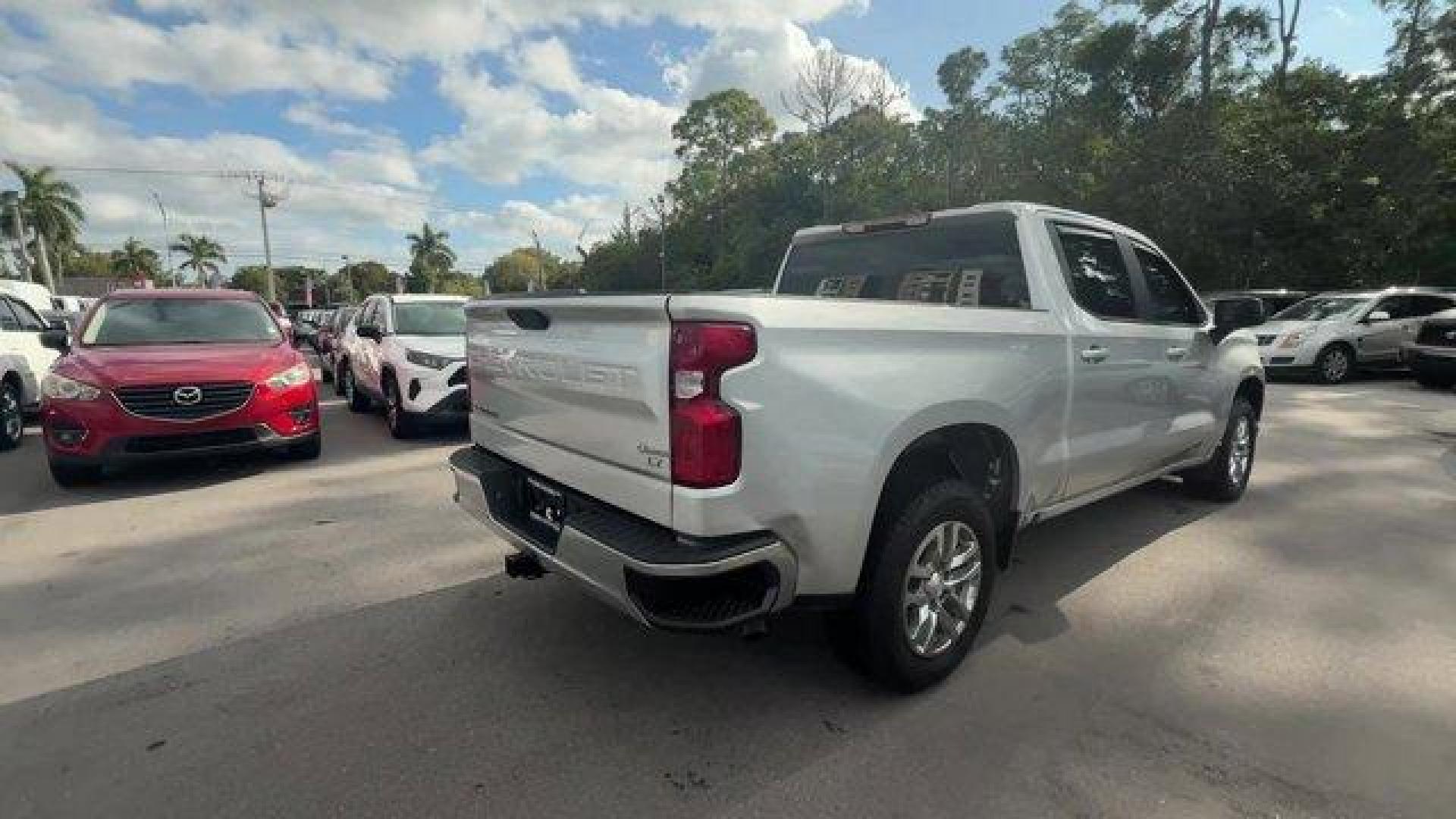 2019 Silver Ice Metallic /Jet Black Chevrolet Silverado 1500 (3GCPWCED0KG) with an 8 5.3L engine, Automatic transmission, located at 27610 S Dixie Hwy, Homestead, FL, 33032, (305) 749-2348, 25.510241, -80.438301 - Boasts 23 Highway MPG and 17 City MPG! This Chevrolet Silverado 1500 boasts a Gas V8 5.3L/325 engine powering this Automatic transmission. WHEELS, 18 X 8.5 (45.7 CM X 21.6 CM) BRIGHT SILVER PAINTED ALUMINUM, USB PORTS, DUAL, CHARGE-ONLY (2ND ROW), TRANSMISSION, 8-SPEED AUTOMATIC, ELECTRONICALLY CONT - Photo#4