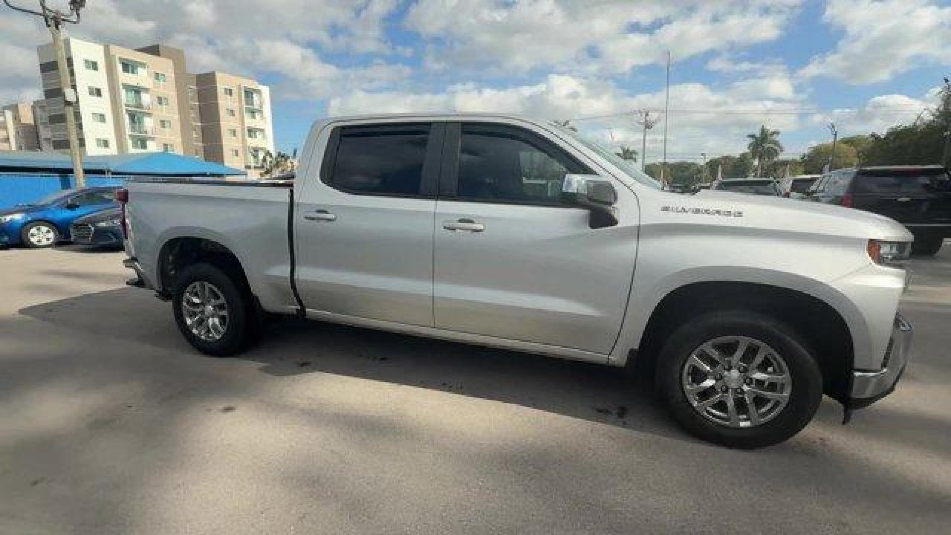 2019 Silver Ice Metallic /Jet Black Chevrolet Silverado 1500 (3GCPWCED0KG) with an 8 5.3L engine, Automatic transmission, located at 27610 S Dixie Hwy, Homestead, FL, 33032, (305) 749-2348, 25.510241, -80.438301 - Boasts 23 Highway MPG and 17 City MPG! This Chevrolet Silverado 1500 boasts a Gas V8 5.3L/325 engine powering this Automatic transmission. WHEELS, 18 X 8.5 (45.7 CM X 21.6 CM) BRIGHT SILVER PAINTED ALUMINUM, USB PORTS, DUAL, CHARGE-ONLY (2ND ROW), TRANSMISSION, 8-SPEED AUTOMATIC, ELECTRONICALLY CONT - Photo#5