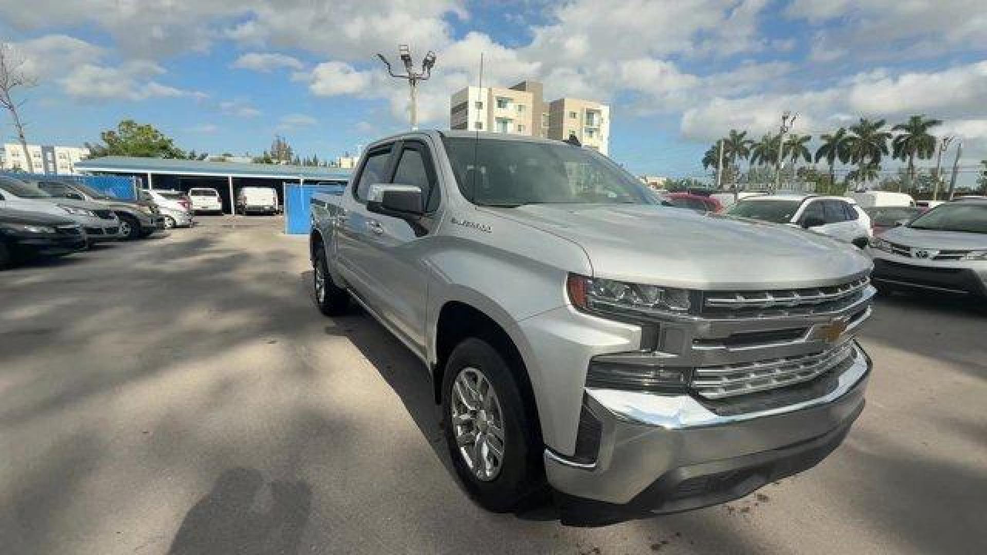 2019 Silver Ice Metallic /Jet Black Chevrolet Silverado 1500 (3GCPWCED0KG) with an 8 5.3L engine, Automatic transmission, located at 27610 S Dixie Hwy, Homestead, FL, 33032, (305) 749-2348, 25.510241, -80.438301 - Boasts 23 Highway MPG and 17 City MPG! This Chevrolet Silverado 1500 boasts a Gas V8 5.3L/325 engine powering this Automatic transmission. WHEELS, 18 X 8.5 (45.7 CM X 21.6 CM) BRIGHT SILVER PAINTED ALUMINUM, USB PORTS, DUAL, CHARGE-ONLY (2ND ROW), TRANSMISSION, 8-SPEED AUTOMATIC, ELECTRONICALLY CONT - Photo#6