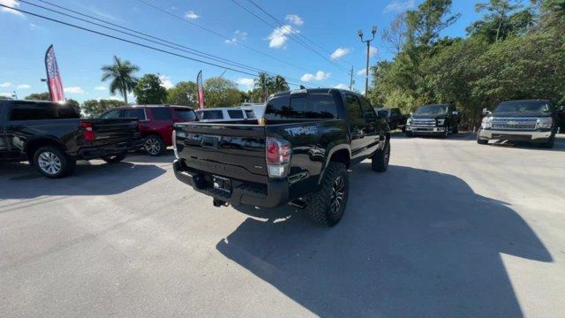 2020 Black Toyota Tacoma 4WD (3TYCZ5AN3LT) with an 6 3.5 L engine, Automatic transmission, located at 27610 S Dixie Hwy, Homestead, FL, 33032, (305) 749-2348, 25.510241, -80.438301 - Only 43,561 Miles! Scores 22 Highway MPG and 18 City MPG! This Toyota Tacoma 4WD delivers a Regular Unleaded V-6 3.5 L/211 engine powering this Automatic transmission. Wi-Fi Connect with up to 2GB within Mobile Hotspot Internet Access, Variable Intermittent Wipers, Transmission: 6-Speed Automatic -i - Photo#4