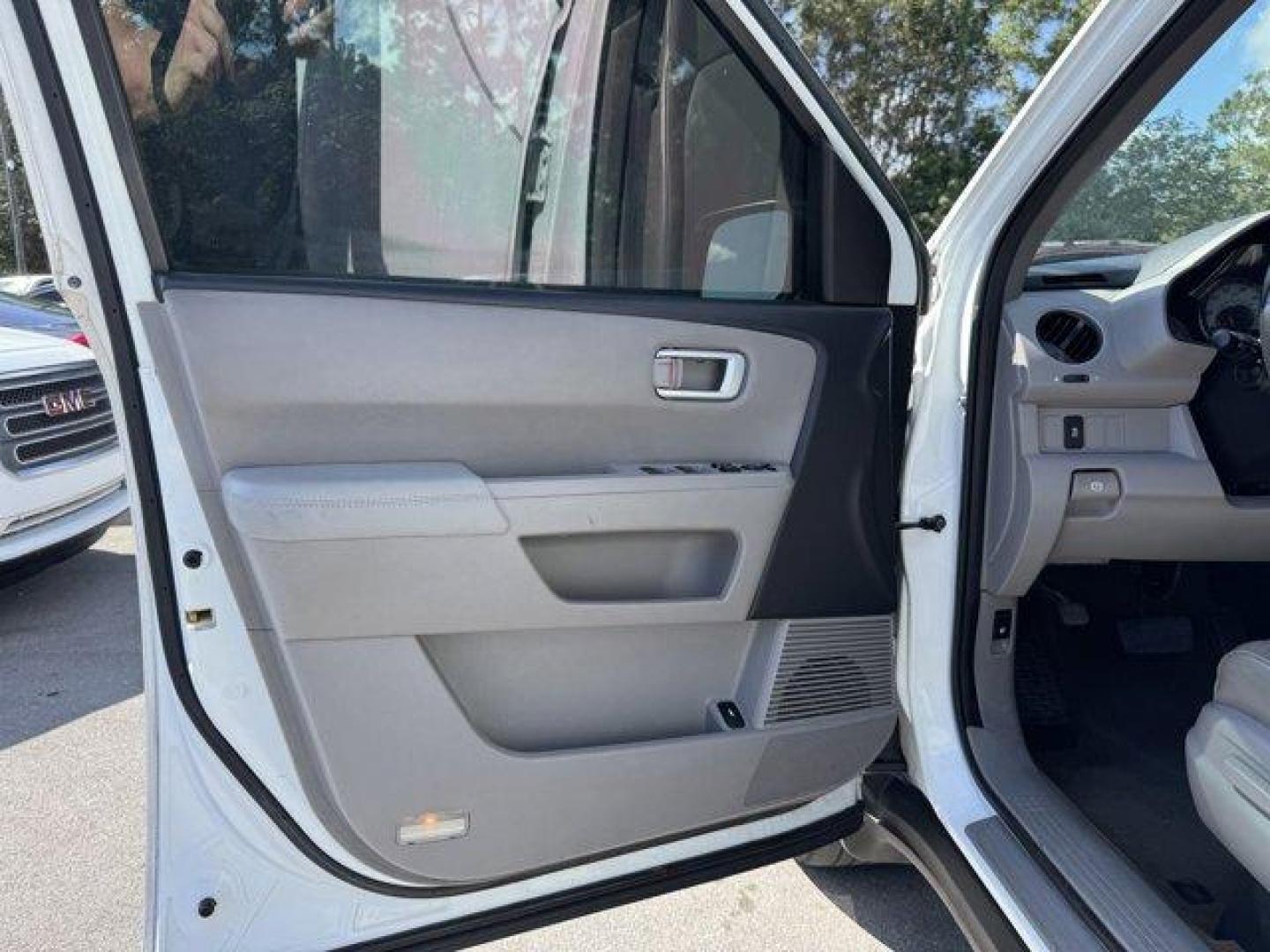 2014 White Honda Pilot (5FNYF3H57EB) with an 6 3.5 L engine, Automatic transmission, located at 27610 S Dixie Hwy, Homestead, FL, 33032, (305) 749-2348, 25.510241, -80.438301 - KBB.com 12 Best Family Cars. Boasts 25 Highway MPG and 18 City MPG! This Honda Pilot boasts a Regular Unleaded V-6 3.5 L/212 engine powering this Automatic transmission. XM Radio -inc: SiriusXM services require a subscription after any trial period, If you decide to continue your SiriusXM service at - Photo#14