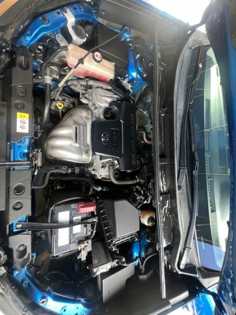 2017 Blue /Black Toyota RAV4 LE (JTMZFREV9HJ) with an 2.5L 4-Cylinder DOHC Dual VVT-i engine, Automatic transmission, located at 27610 S Dixie Hwy, Homestead, FL, 33032, (305) 749-2348, 25.510241, -80.438301 - Photo#17