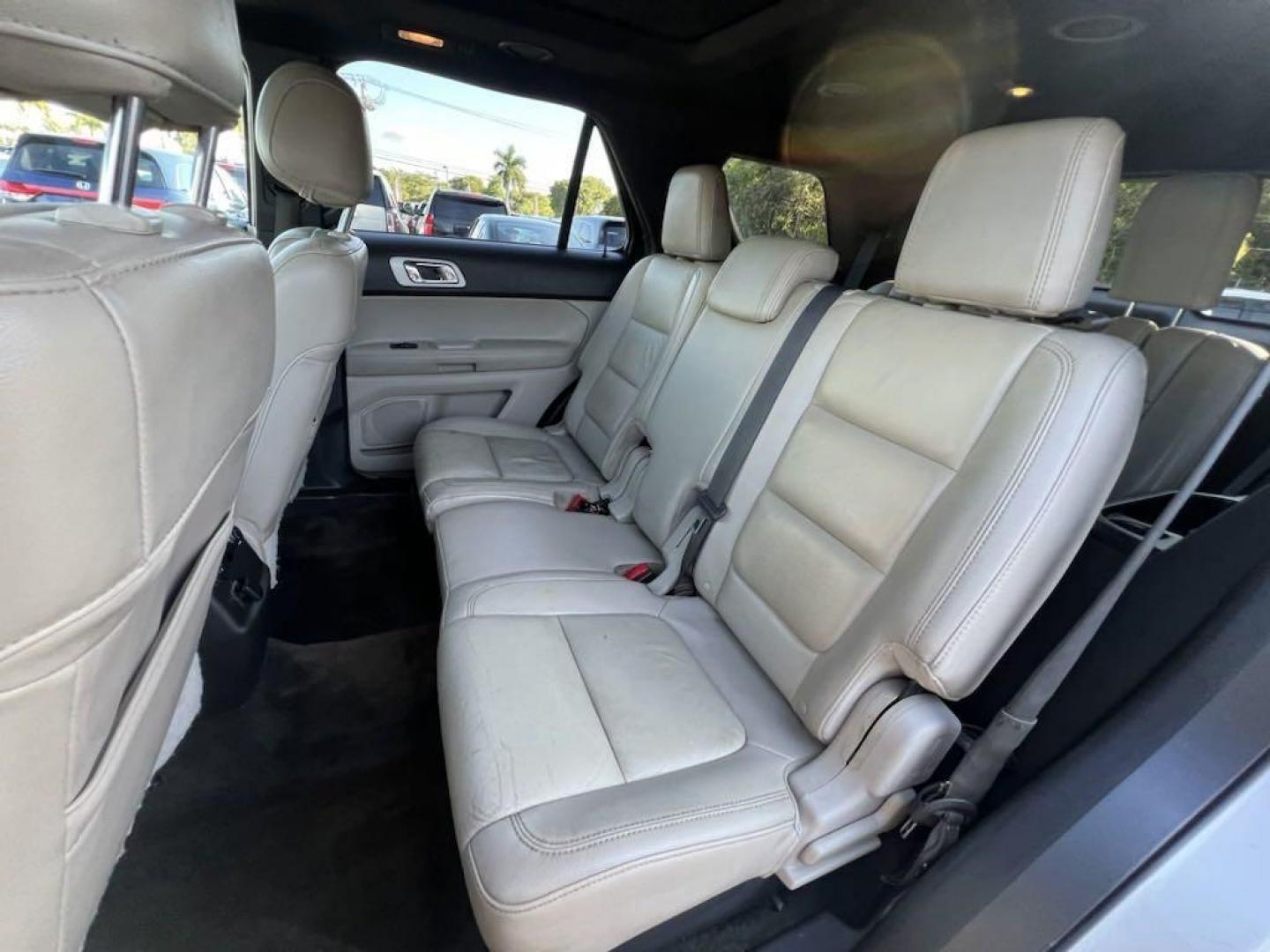 2014 White /Medium Light Stone Ford Explorer XLT (1FM5K7D83EG) with an 3.5L 6-Cylinder SMPI DOHC engine, Automatic transmission, located at 27610 S Dixie Hwy, Homestead, FL, 33032, (305) 749-2348, 25.510241, -80.438301 - Photo#13