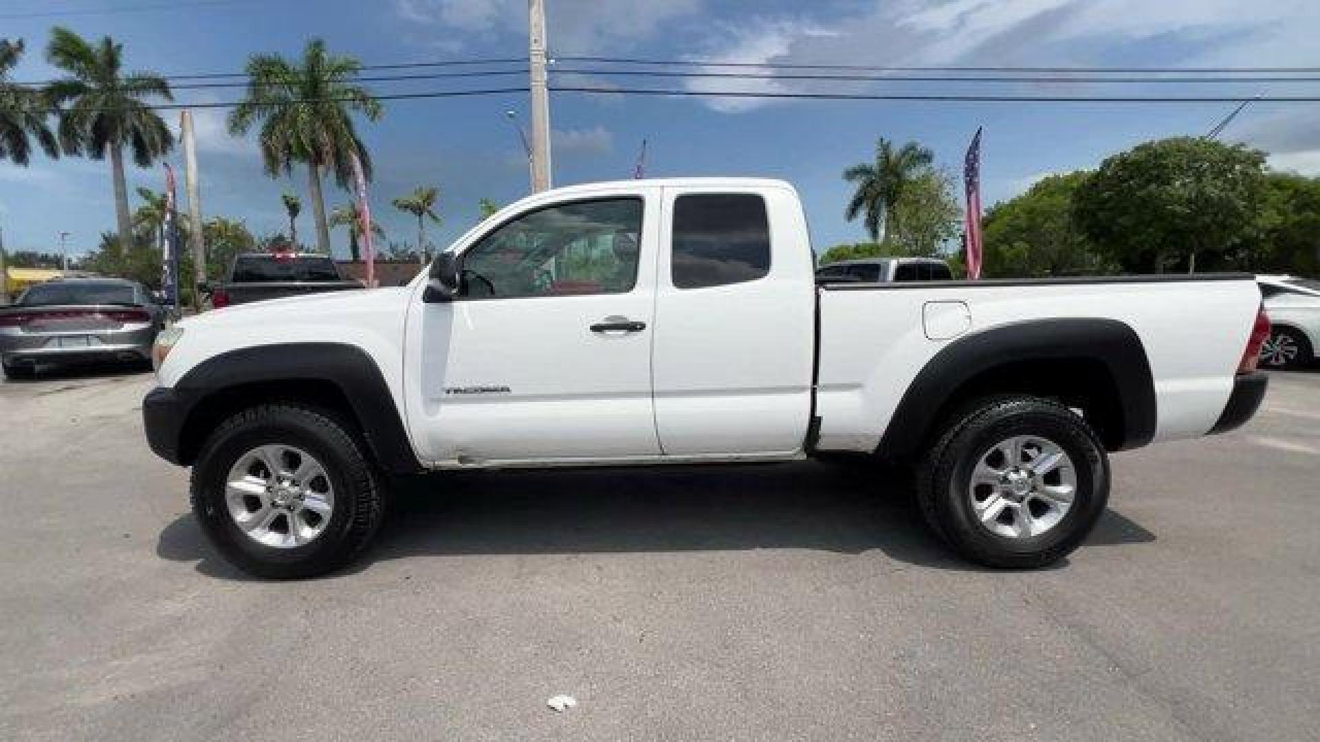 2014 White Toyota Tacoma PreRunner (5TFTX4GN0EX) with an 4 2.7 L engine, Automatic transmission, located at 27610 S Dixie Hwy, Homestead, FL, 33032, (305) 749-2348, 25.510241, -80.438301 - KBB.com Best Resale Value Awards. Delivers 24 Highway MPG and 19 City MPG! This Toyota Tacoma boasts a Regular Unleaded I-4 2.7 L/164 engine powering this Automatic transmission. Wheels: 16 x 7J+30 Style Steel, Urethane Gear Shifter Material, Transmission: 4-Speed Automatic w/ECT-i.* This Toyota Tac - Photo#1