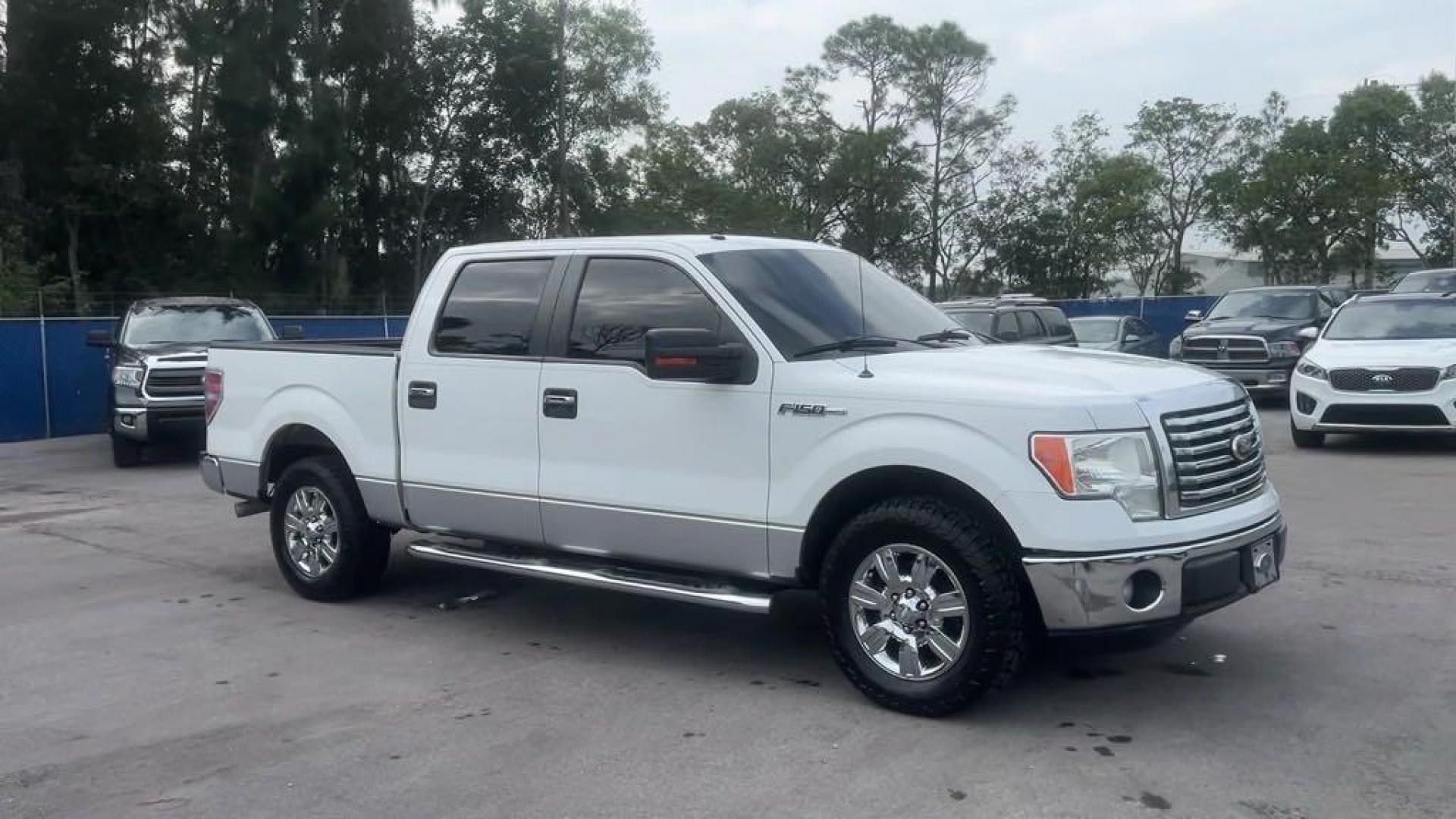2011 White /Steel Gray Ford F-150 XLT (1FTFW1CF8BF) with an 5.0L V8 FFV engine, Automatic transmission, located at 27610 S Dixie Hwy, Homestead, FL, 33032, (305) 749-2348, 25.510241, -80.438301 - Photo#6