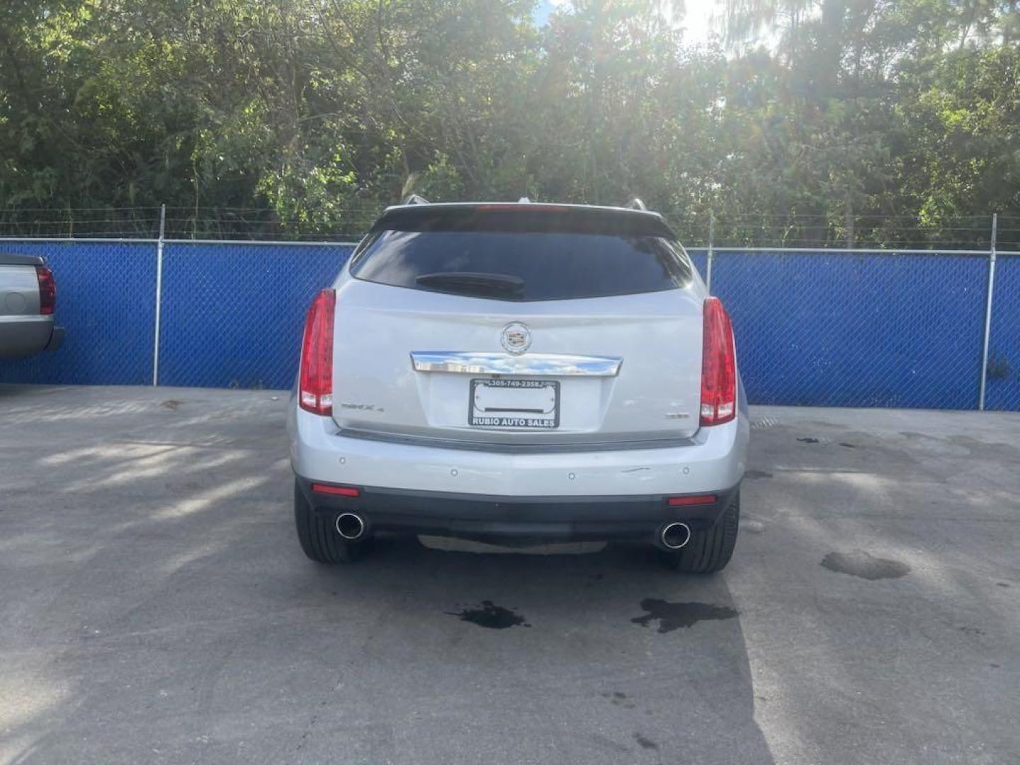 2012 Radiant Silver Metallic /Titanium W/Ebony Accents Cadillac SRX Luxury (3GYFNDE32CS) with an 3.6L V6 SIDI DOHC VVT engine, Automatic transmission, located at 27610 S Dixie Hwy, Homestead, FL, 33032, (305) 749-2348, 25.510241, -80.438301 - Photo#3