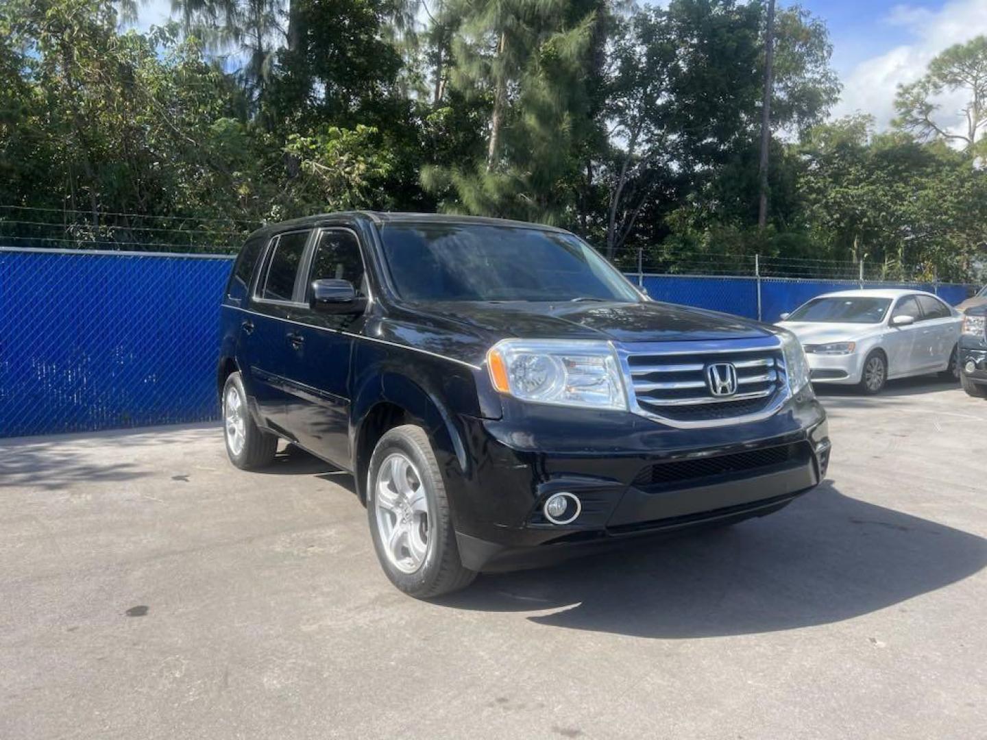 2013 Crystal Black Pearl /Gray Honda Pilot EX (5FNYF3H44DB) with an 3.5L V6 SOHC i-VTEC VCM 24V engine, Automatic transmission, located at 27610 S Dixie Hwy, Homestead, FL, 33032, (305) 749-2348, 25.510241, -80.438301 - Photo#0