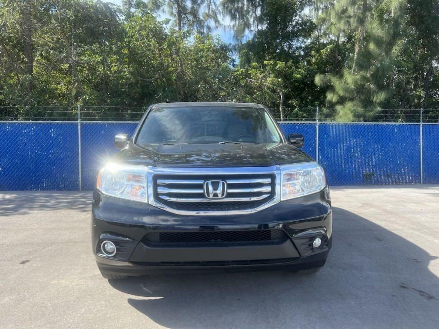 2013 Crystal Black Pearl /Gray Honda Pilot EX (5FNYF3H44DB) with an 3.5L V6 SOHC i-VTEC VCM 24V engine, Automatic transmission, located at 27610 S Dixie Hwy, Homestead, FL, 33032, (305) 749-2348, 25.510241, -80.438301 - Photo#1