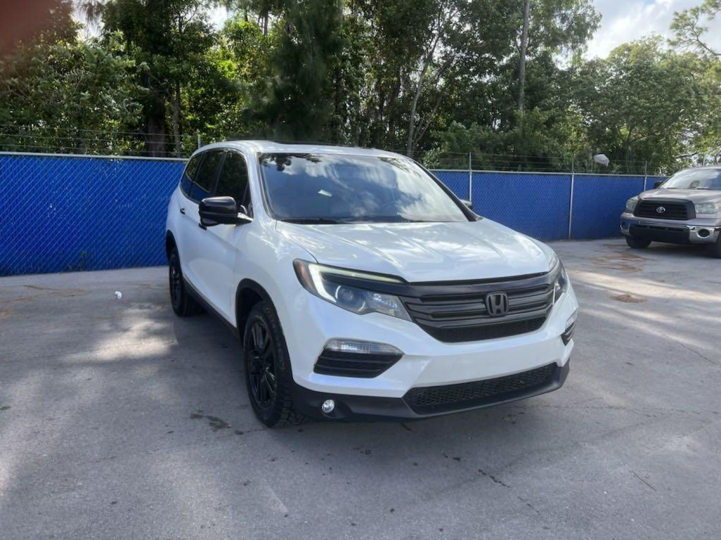 2016 White Diamond Pearl /Beige Honda Pilot EX-L (5FNYF5H57GB) with an 3.5L V6 24V SOHC i-VTEC engine, Automatic transmission, located at 27610 S Dixie Hwy, Homestead, FL, 33032, (305) 749-2348, 25.510241, -80.438301 - Photo#0